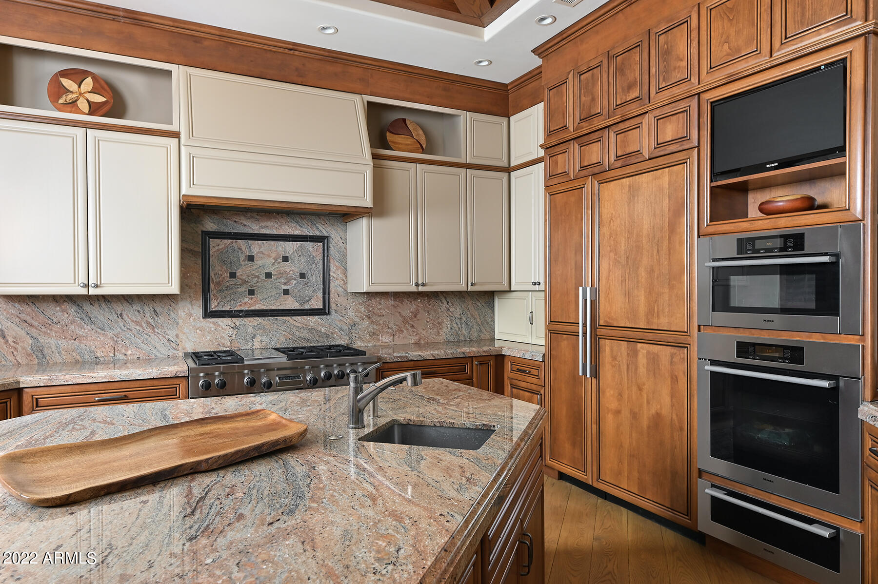 W2 W2 N2 NW4 SE4 NW4 EX N 33' 1.13ac - Residential