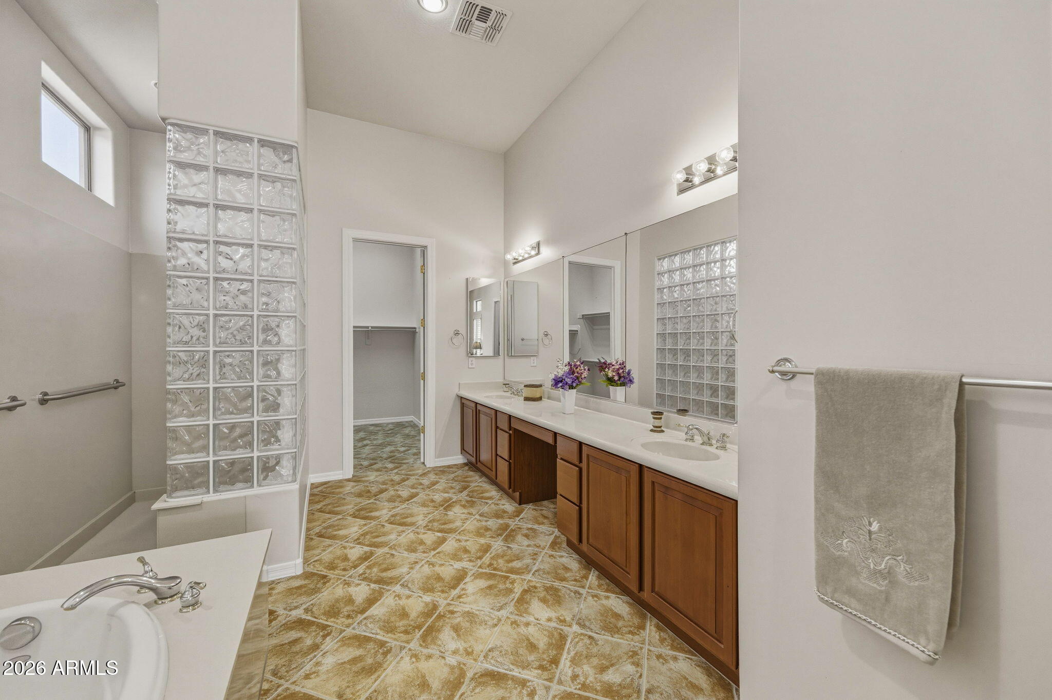ANTHEM UNIT 28 - Residential