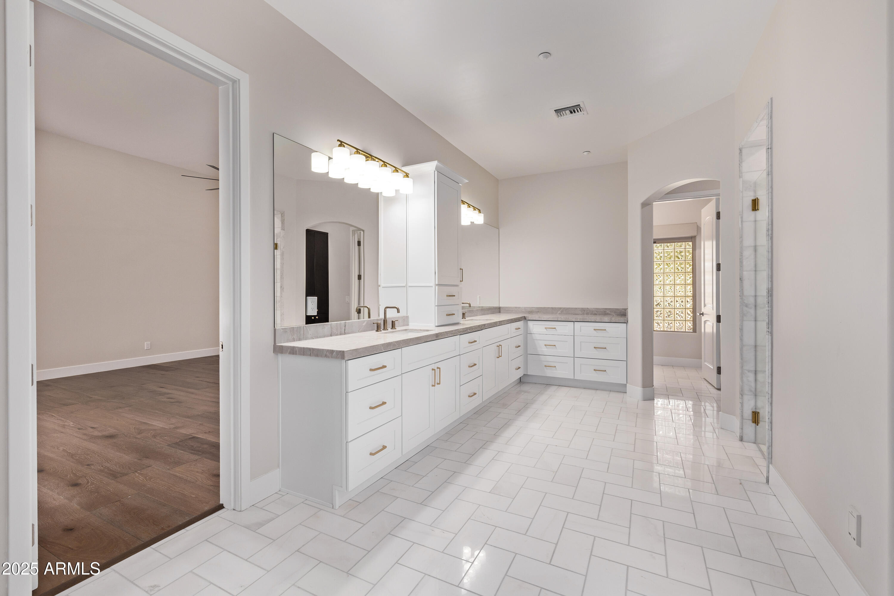 CARMICHAEL COURT - Residential