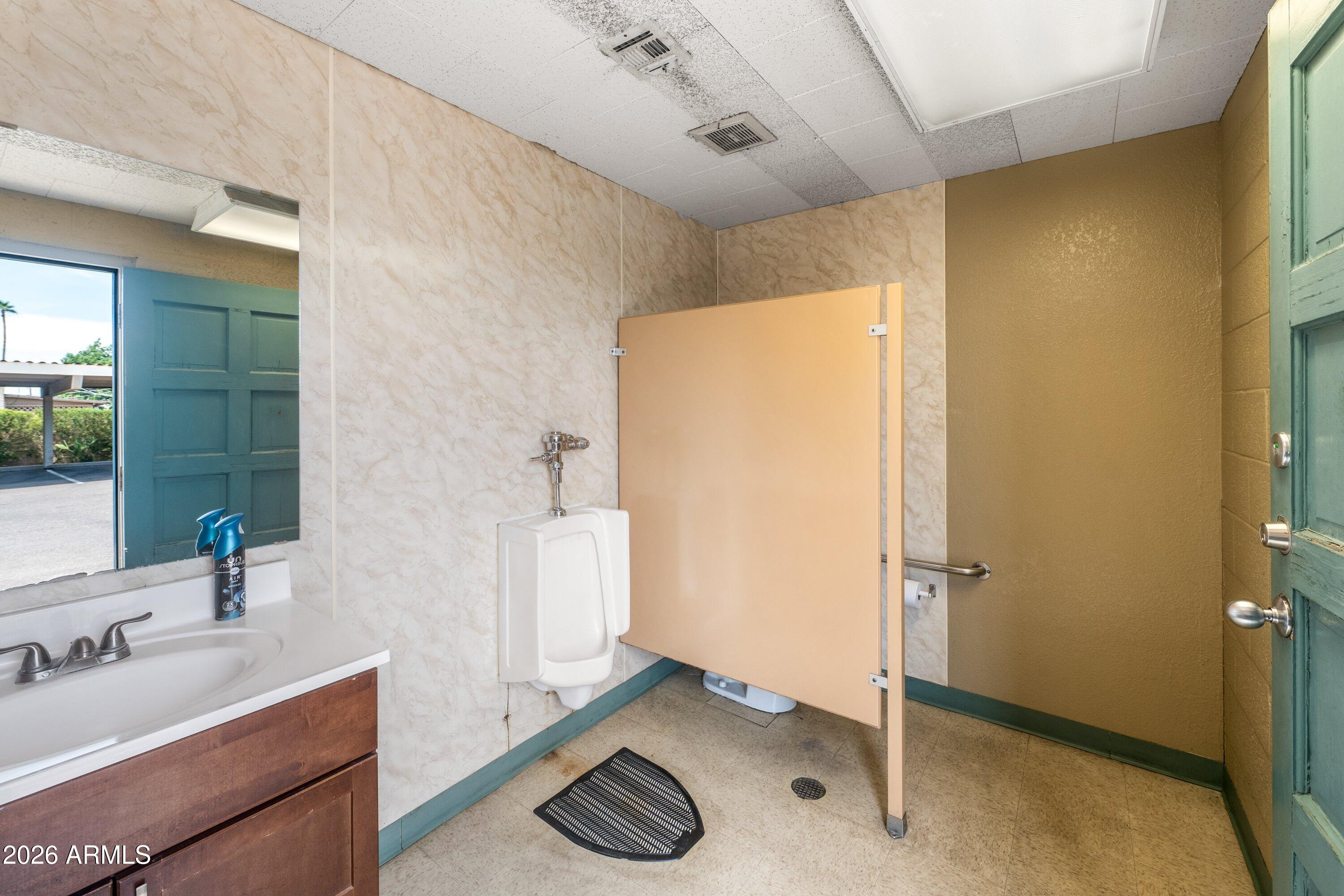 EVELYN TRACT - Commercial Sale