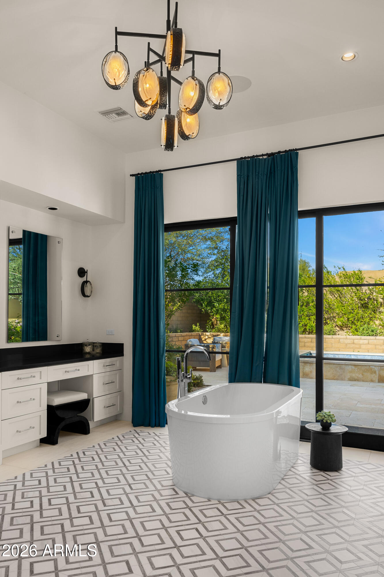 WHITE HORSE - Residential