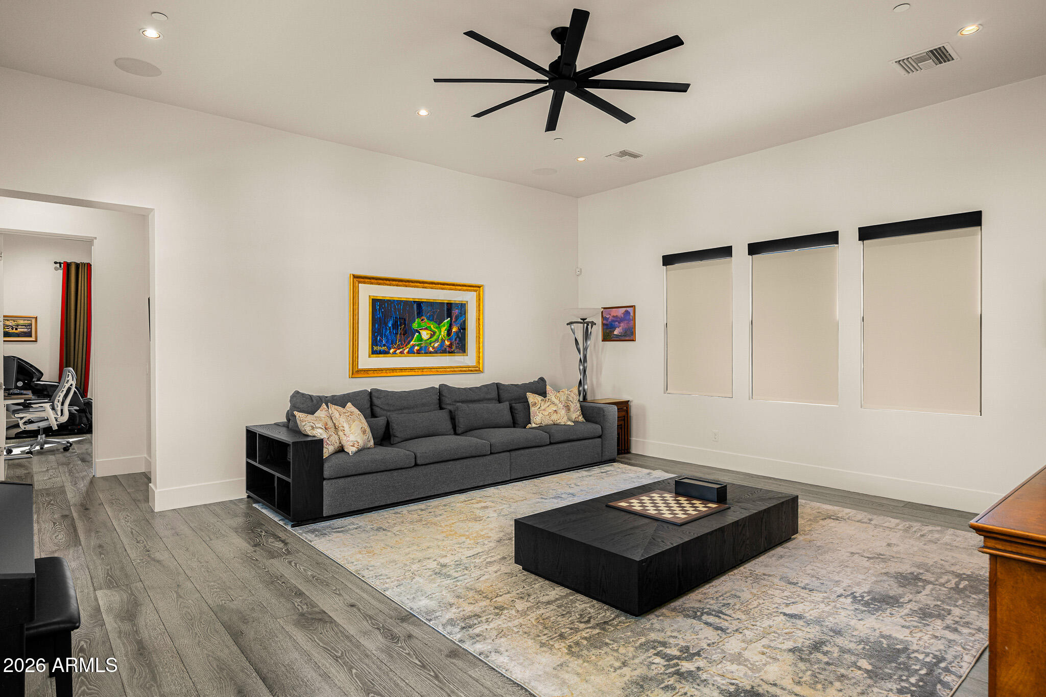 WHITE HORSE - Residential