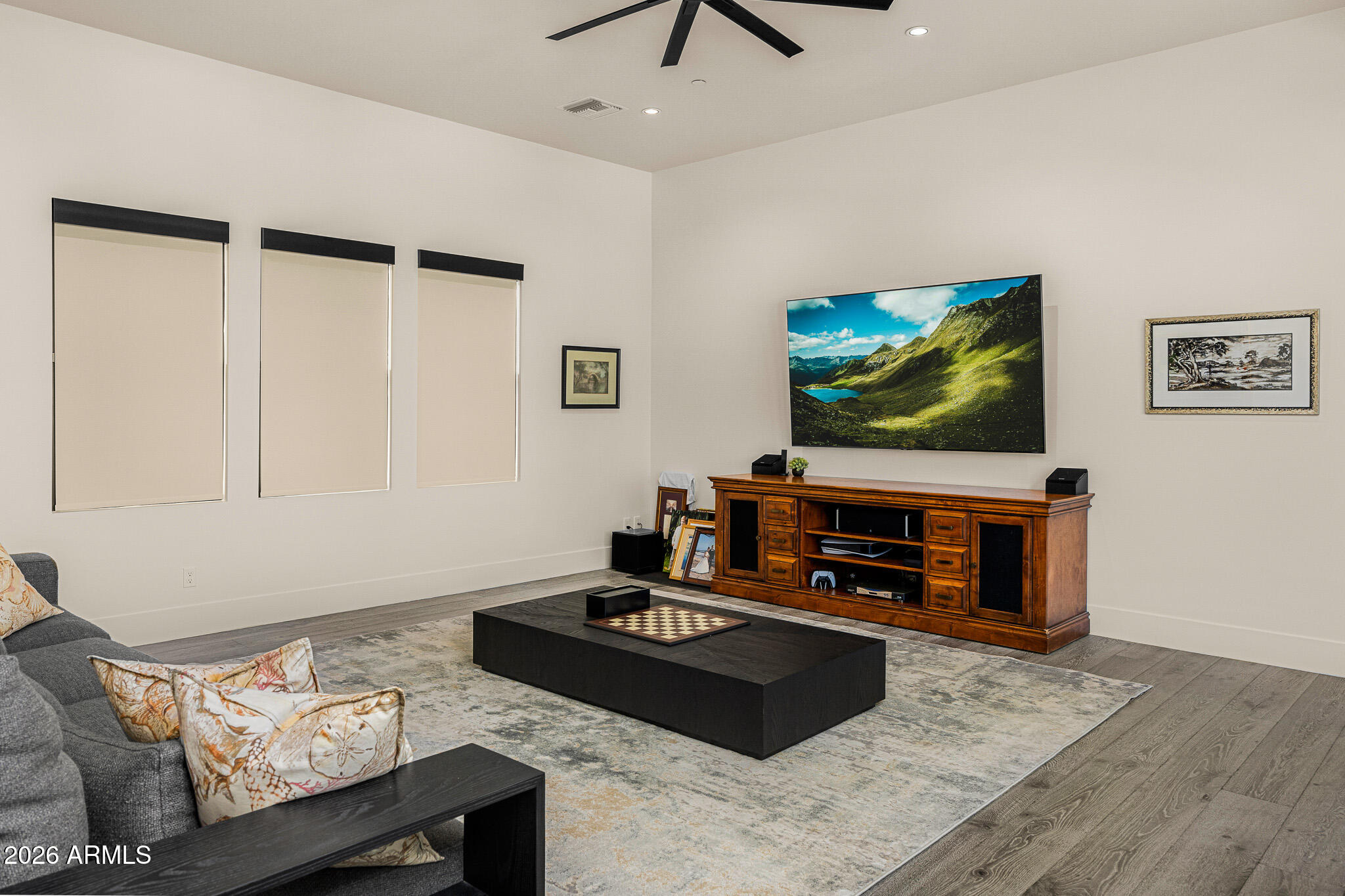 WHITE HORSE - Residential