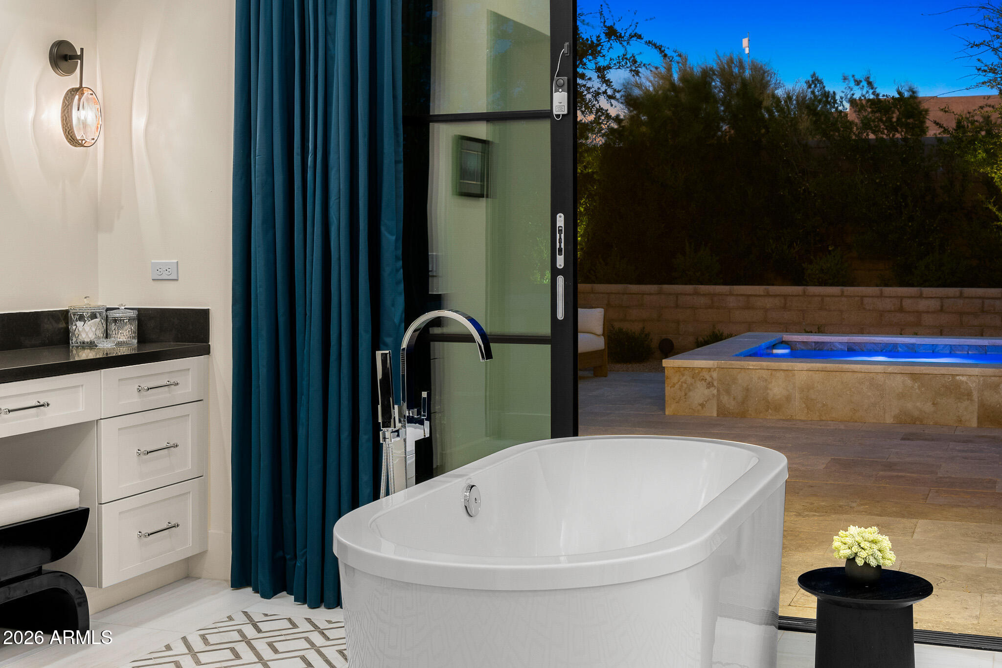 WHITE HORSE - Residential