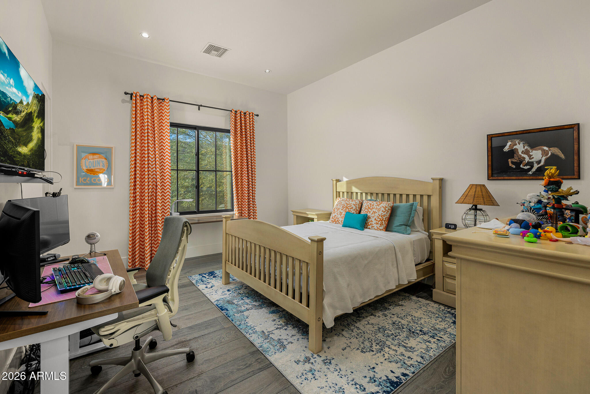WHITE HORSE - Residential