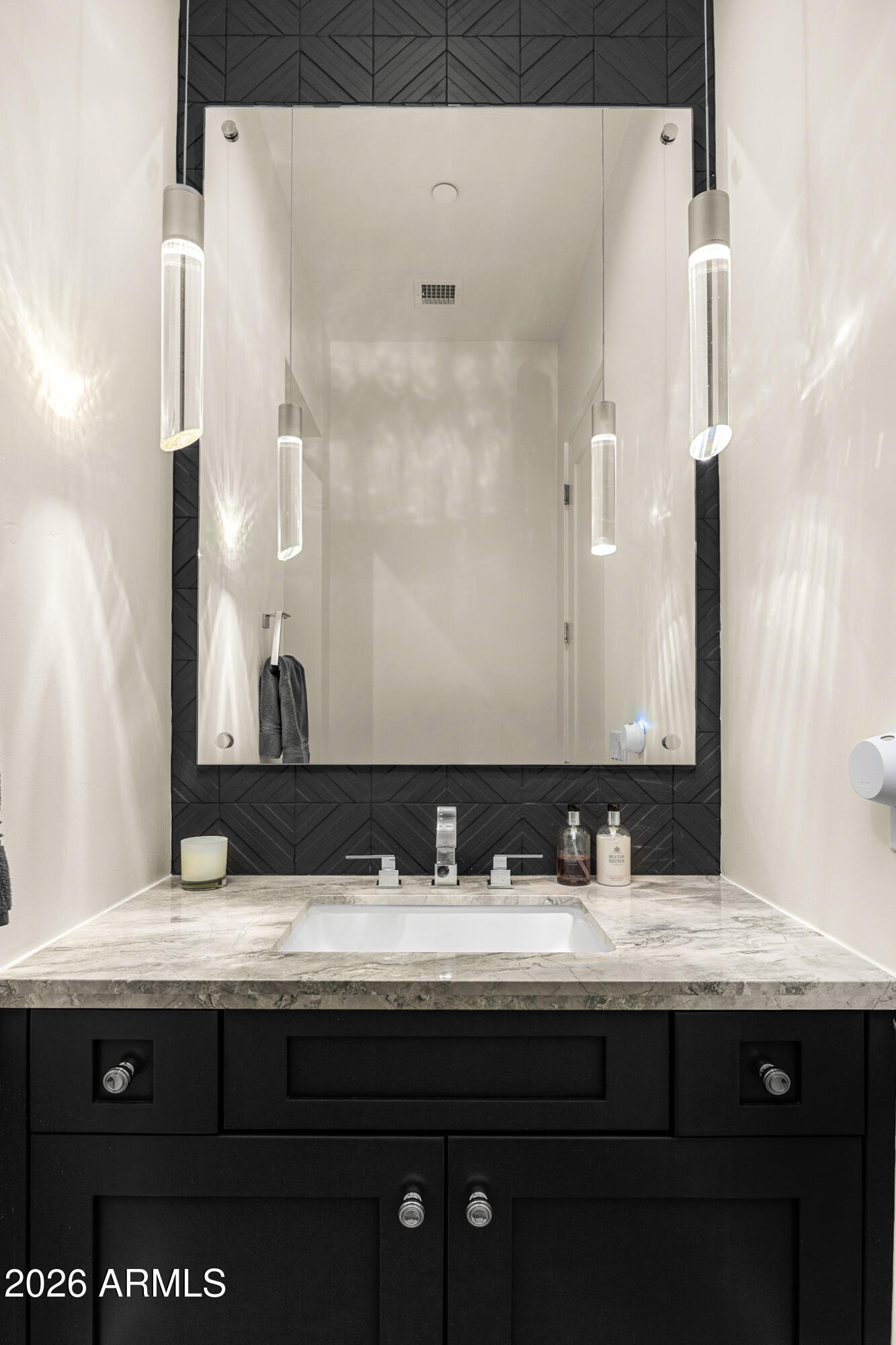 WHITE HORSE - Residential
