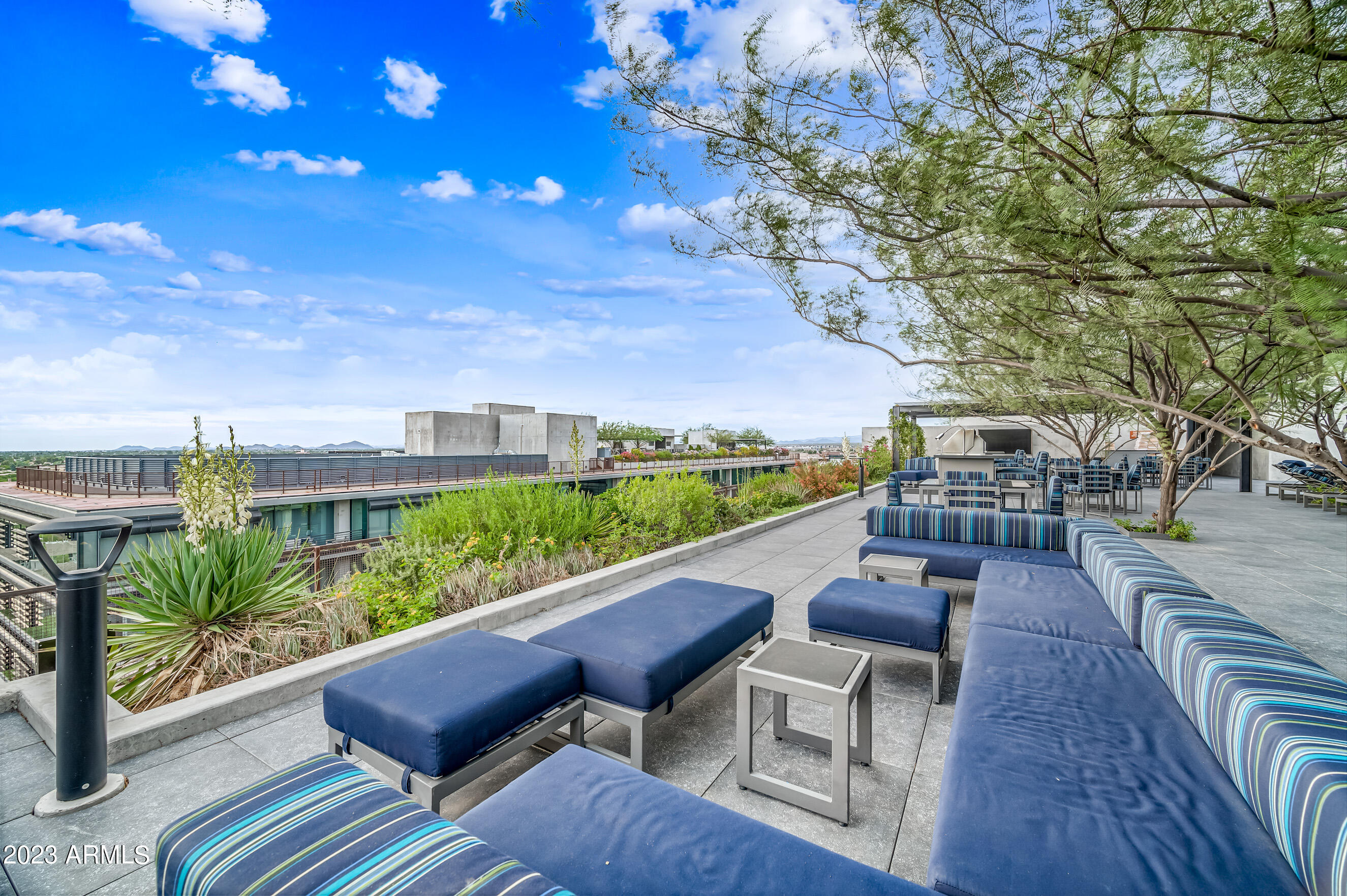 OPTIMA KIERLAND CENTER 7180 CONDOMINIUM 1ST AMD AN - Residential