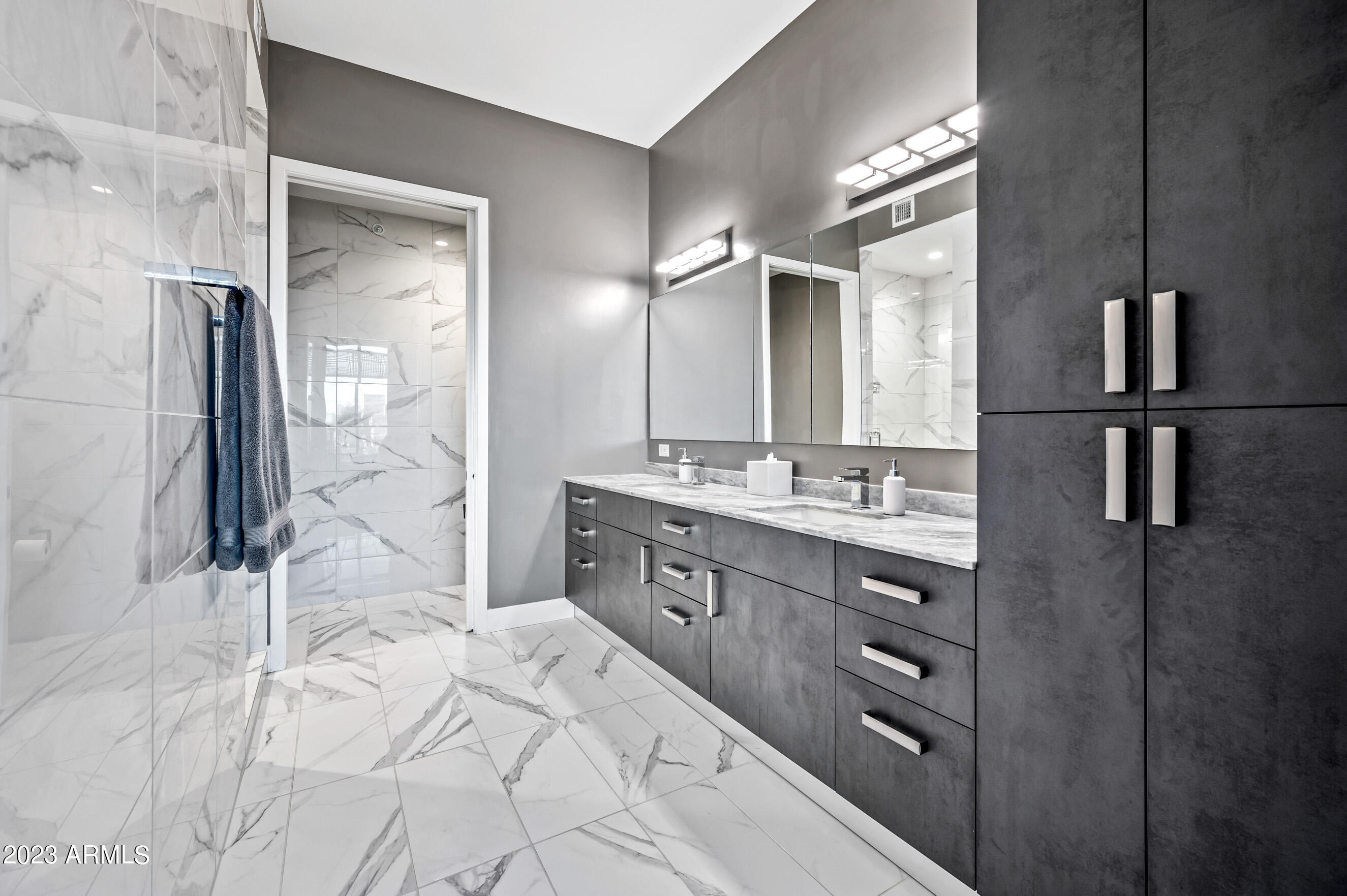 OPTIMA KIERLAND CENTER 7180 CONDOMINIUM 1ST AMD AN - Residential