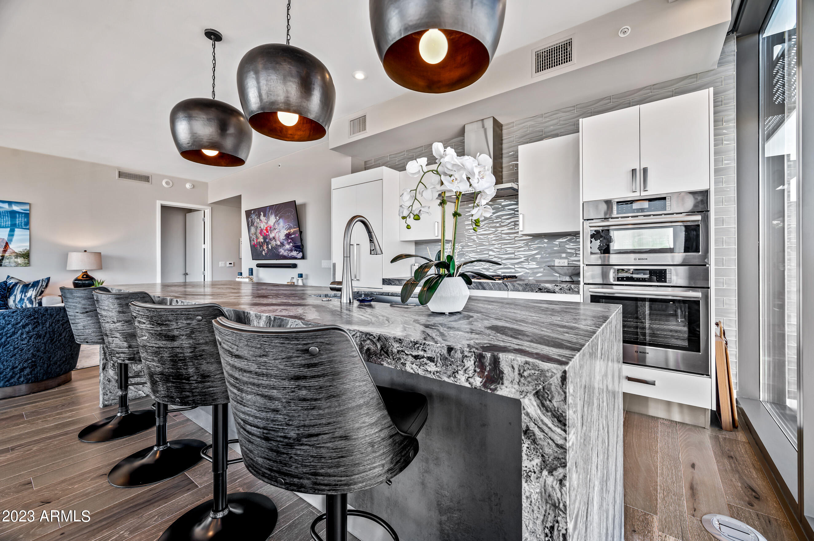 OPTIMA KIERLAND CENTER 7180 CONDOMINIUM 1ST AMD AN - Residential