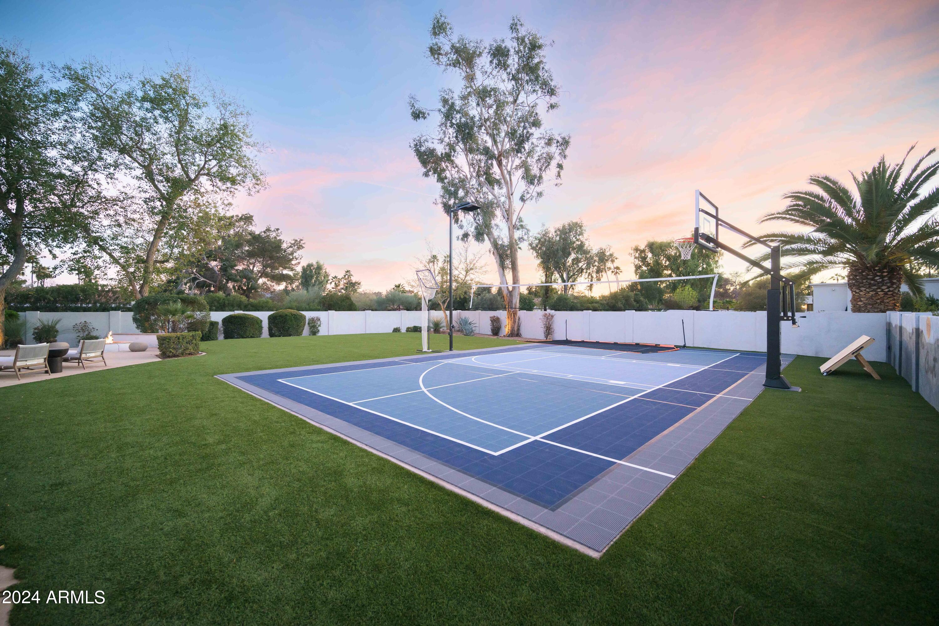 EQUESTRIAN MANOR UNIT 1 - Residential