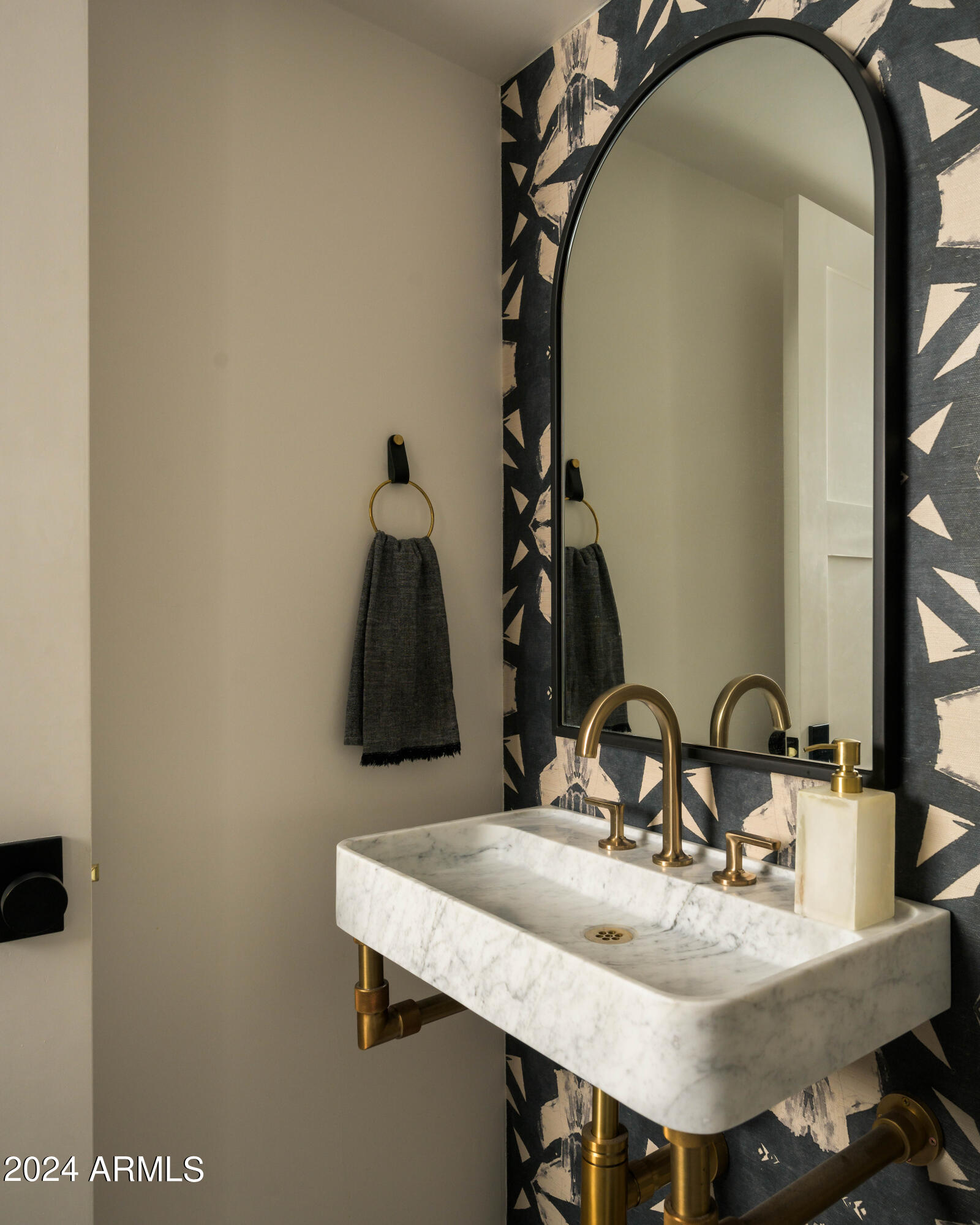 EQUESTRIAN MANOR UNIT 1 - Residential