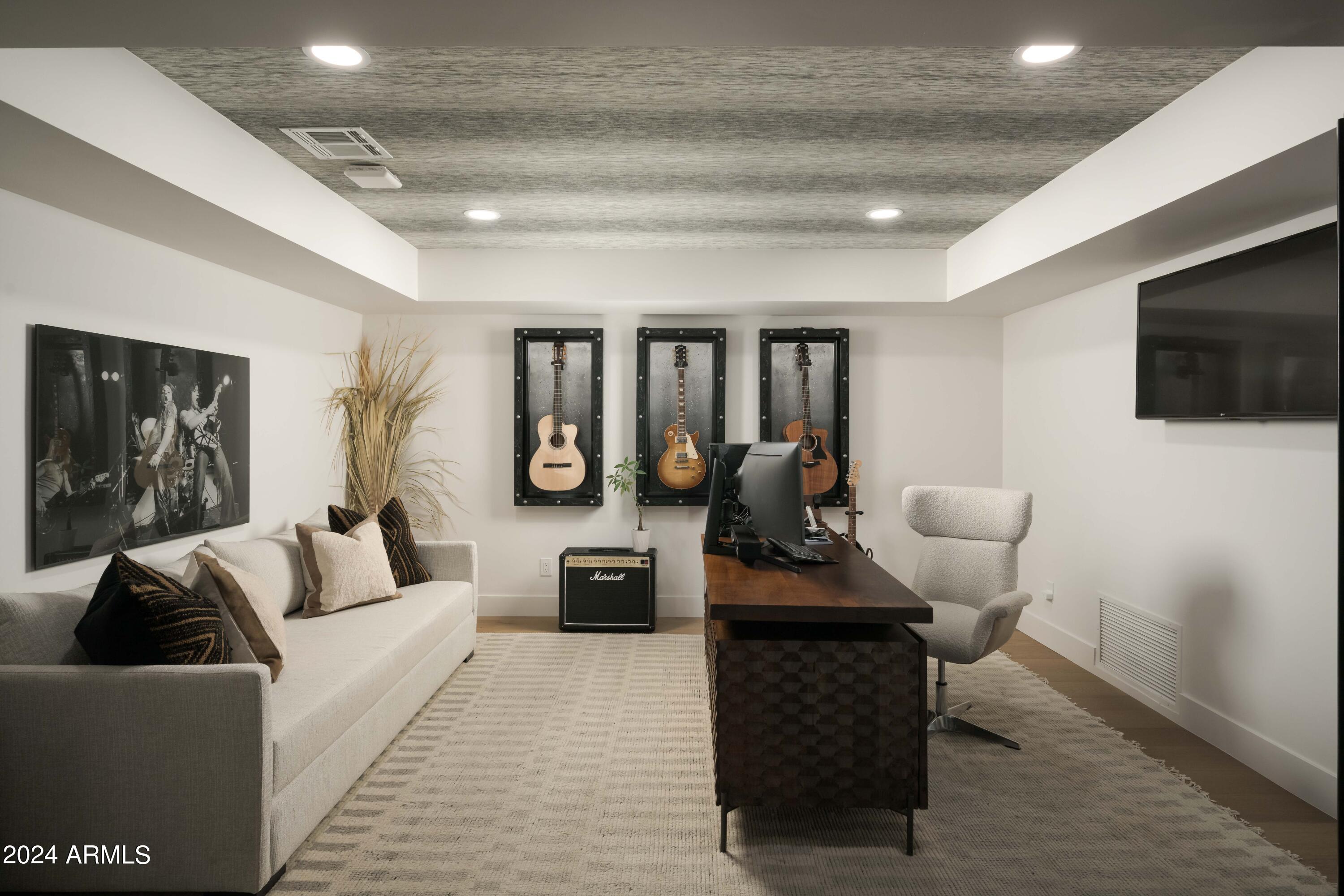 EQUESTRIAN MANOR UNIT 1 - Residential