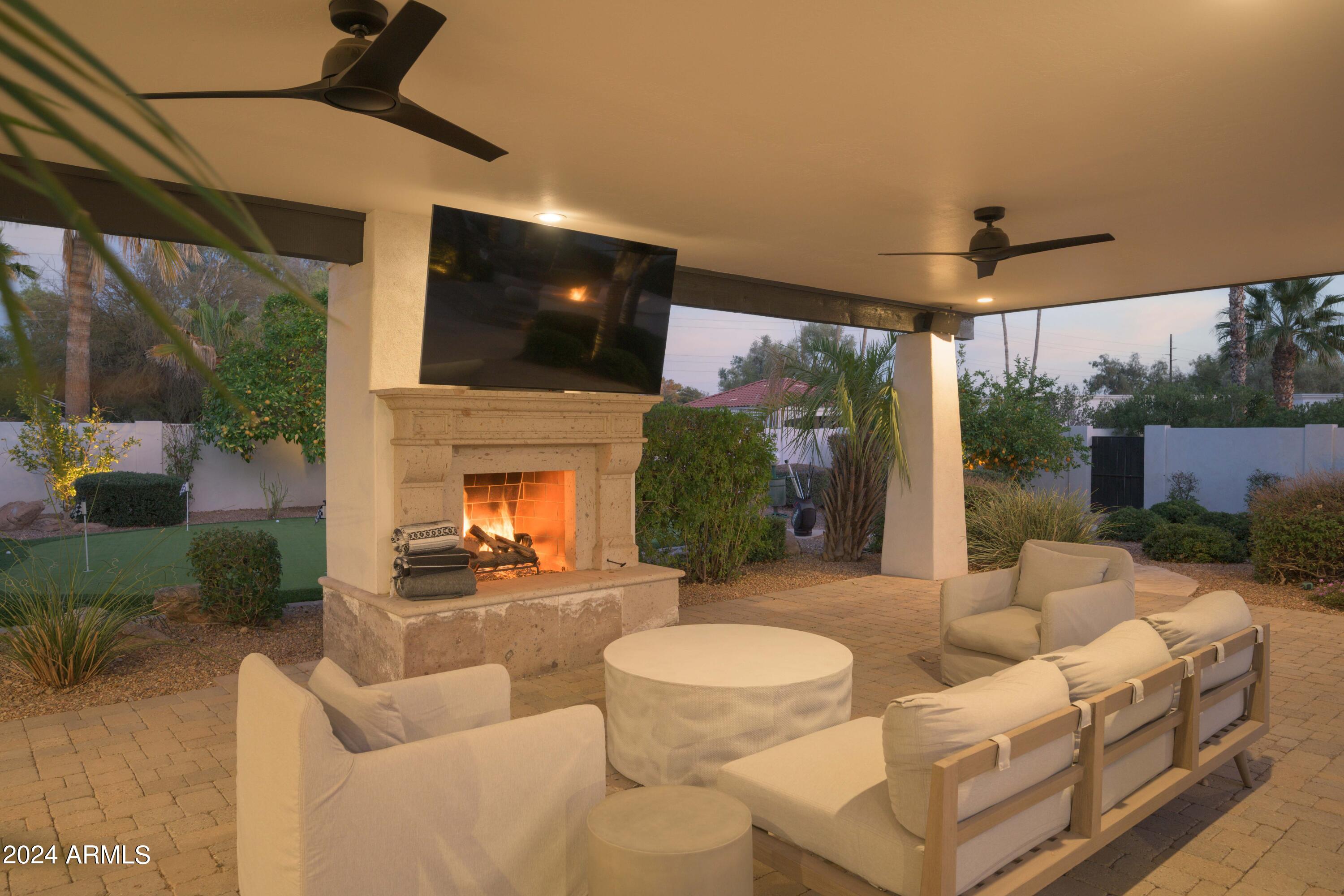 EQUESTRIAN MANOR UNIT 1 - Residential