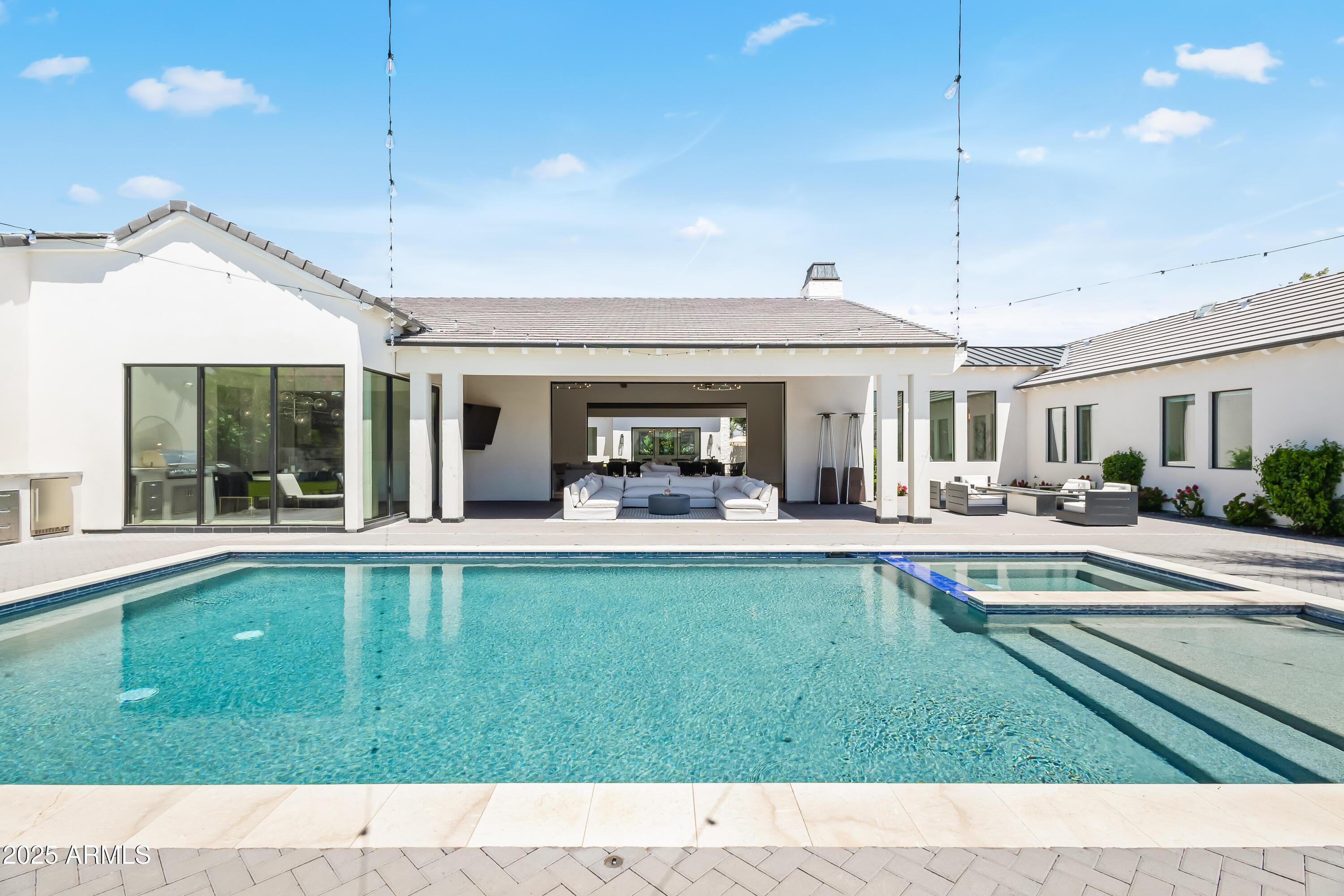 STONEVIEW - Residential