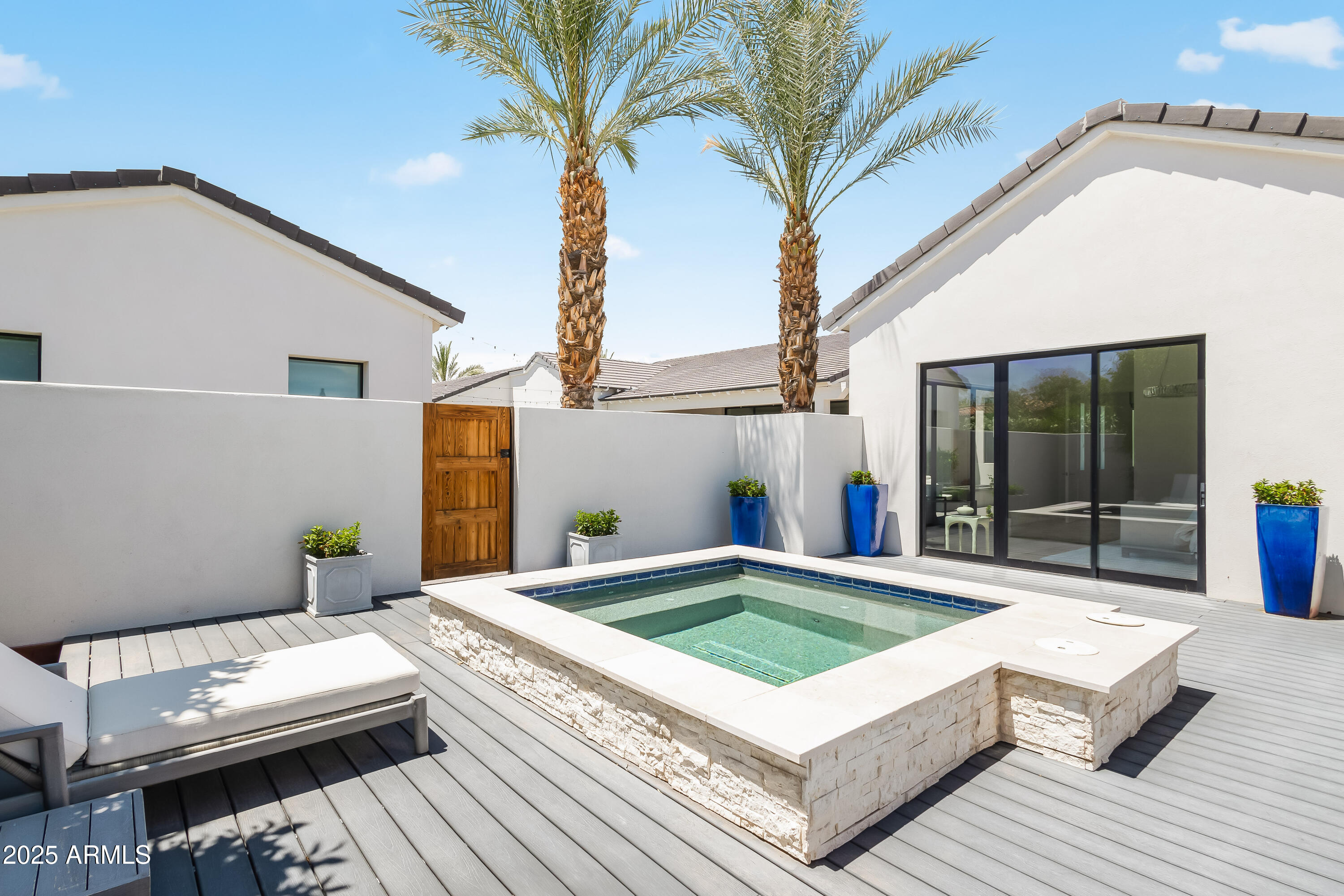 STONEVIEW - Residential