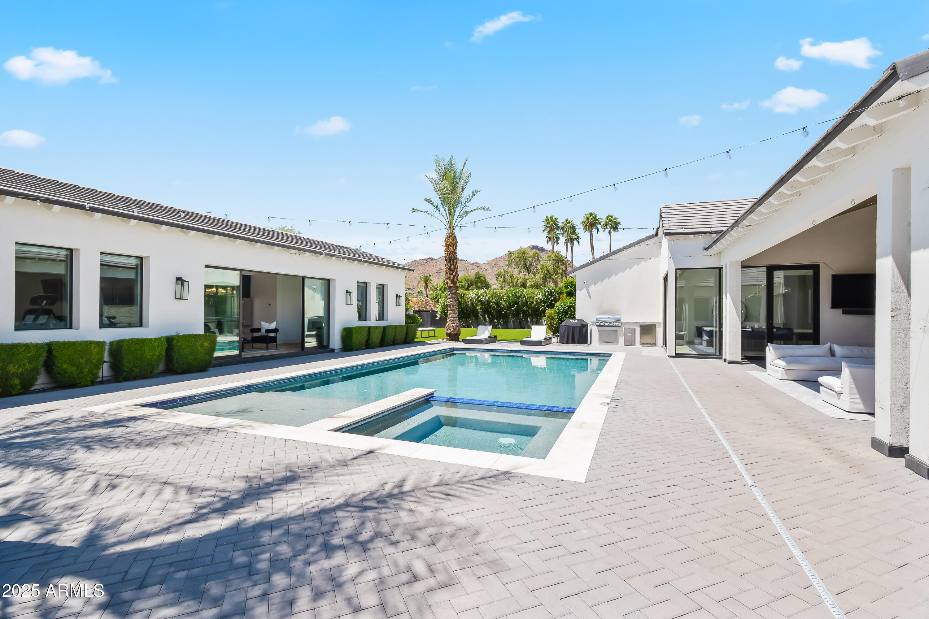 STONEVIEW - Residential