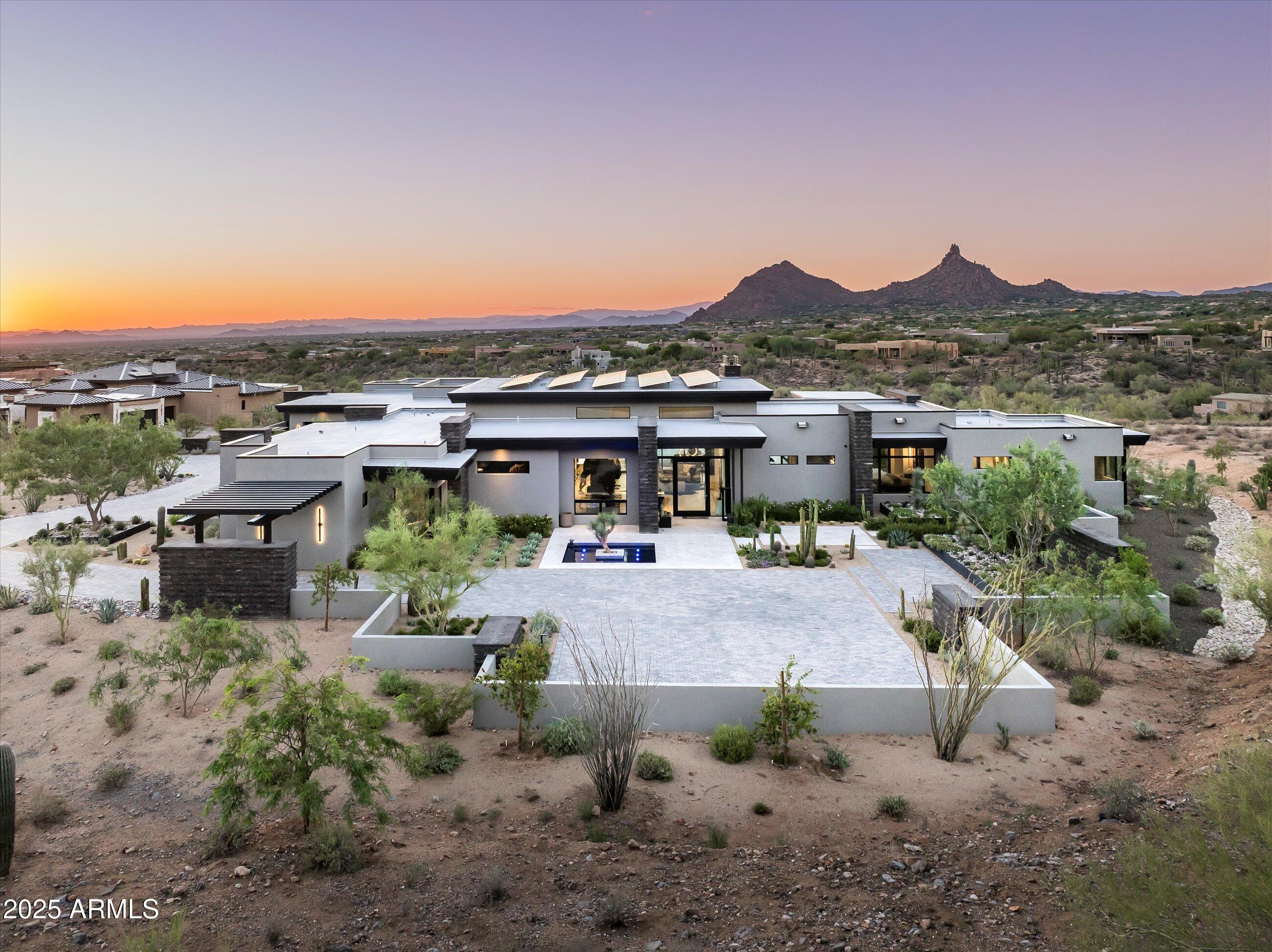 LEGEND CANYON - Residential