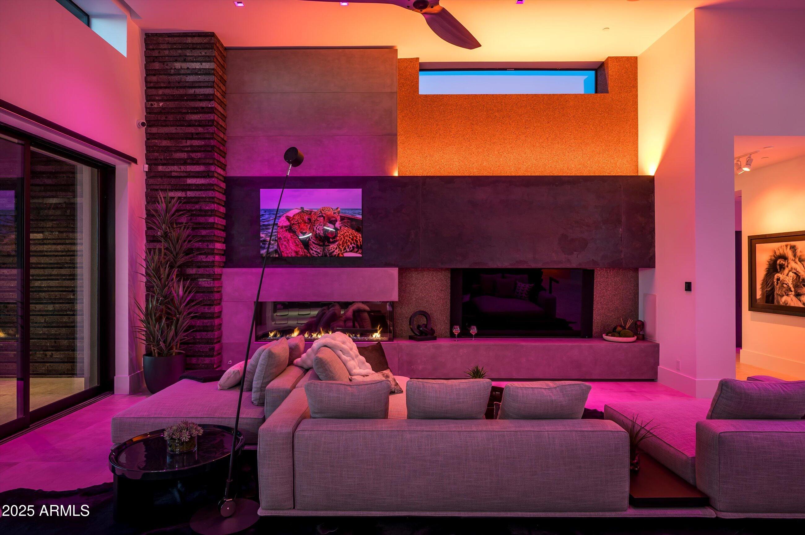 LEGEND CANYON - Residential