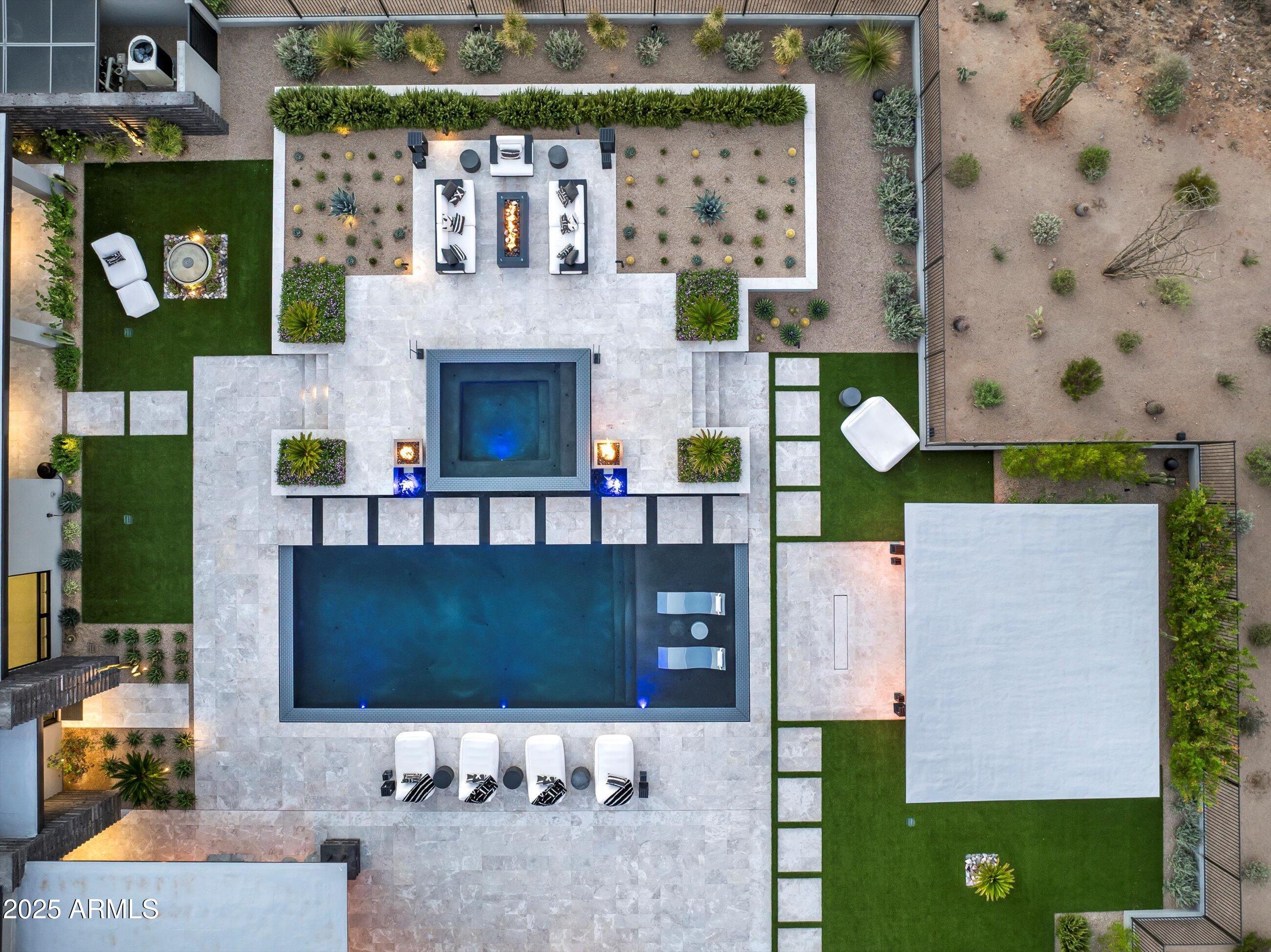 LEGEND CANYON - Residential