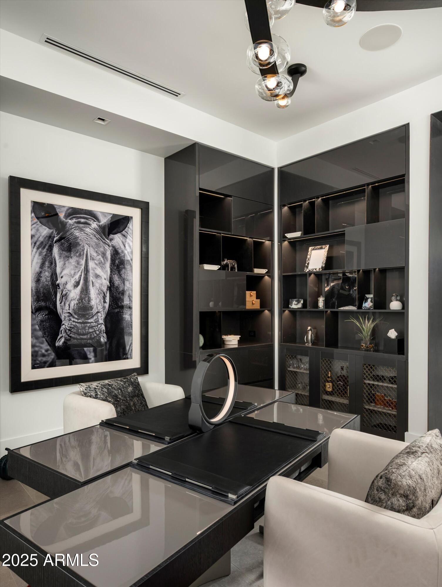 LEGEND CANYON - Residential