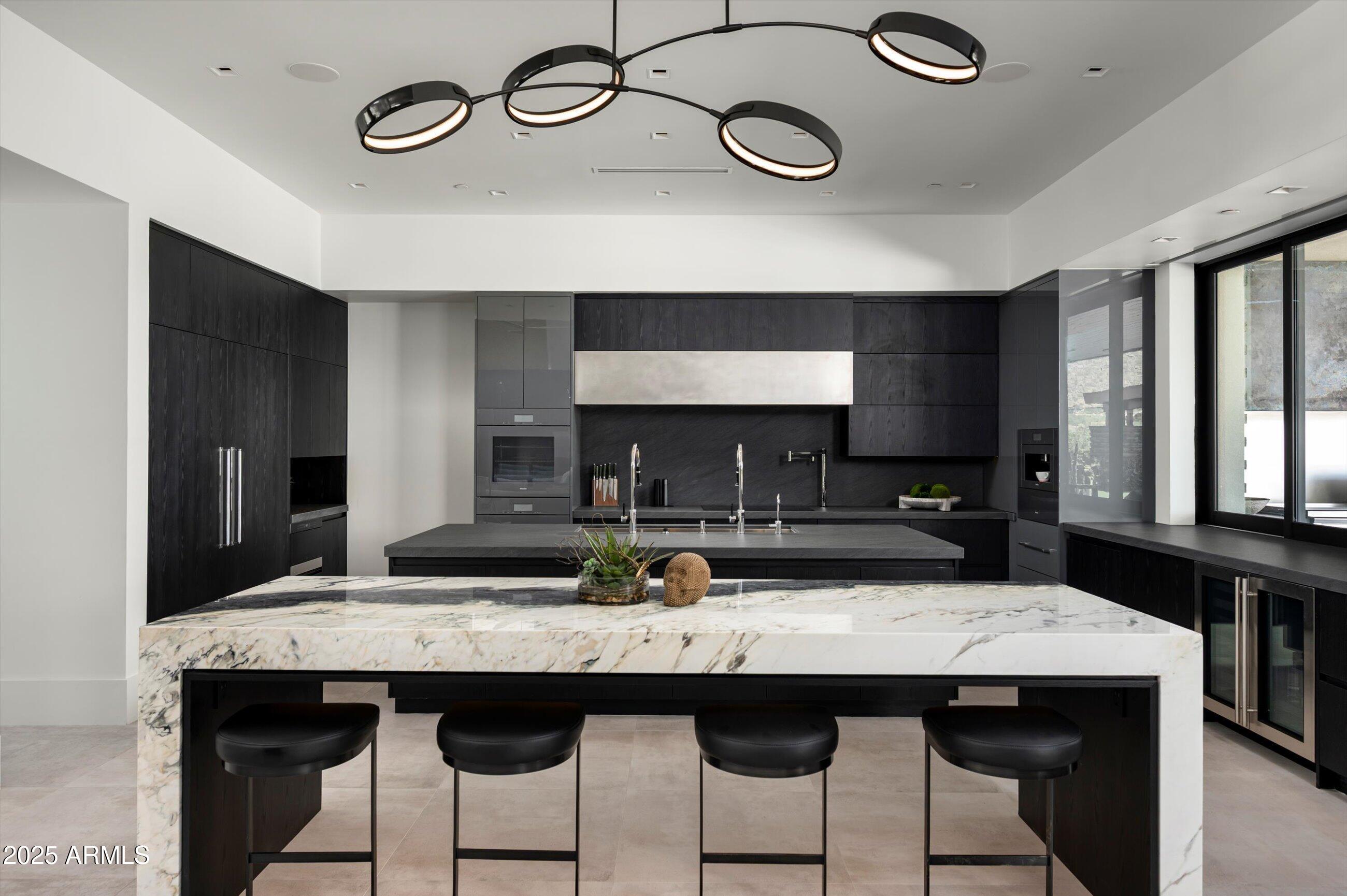 LEGEND CANYON - Residential