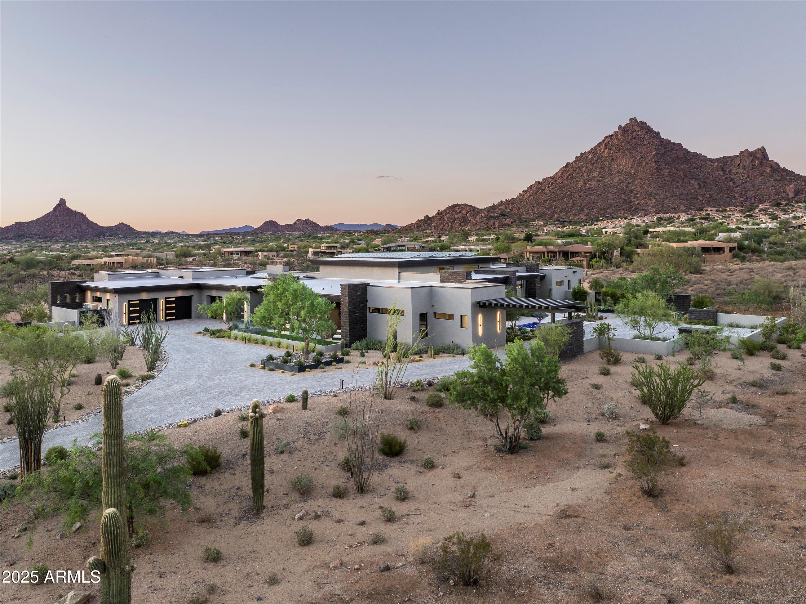 LEGEND CANYON - Residential