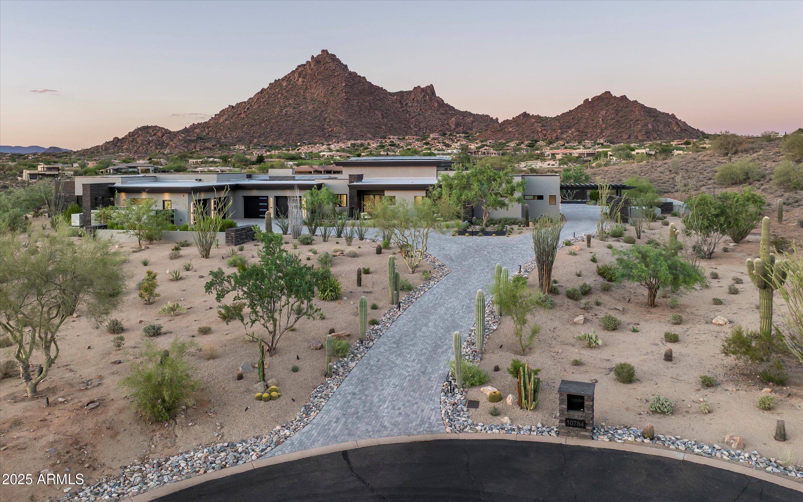 LEGEND CANYON - Residential