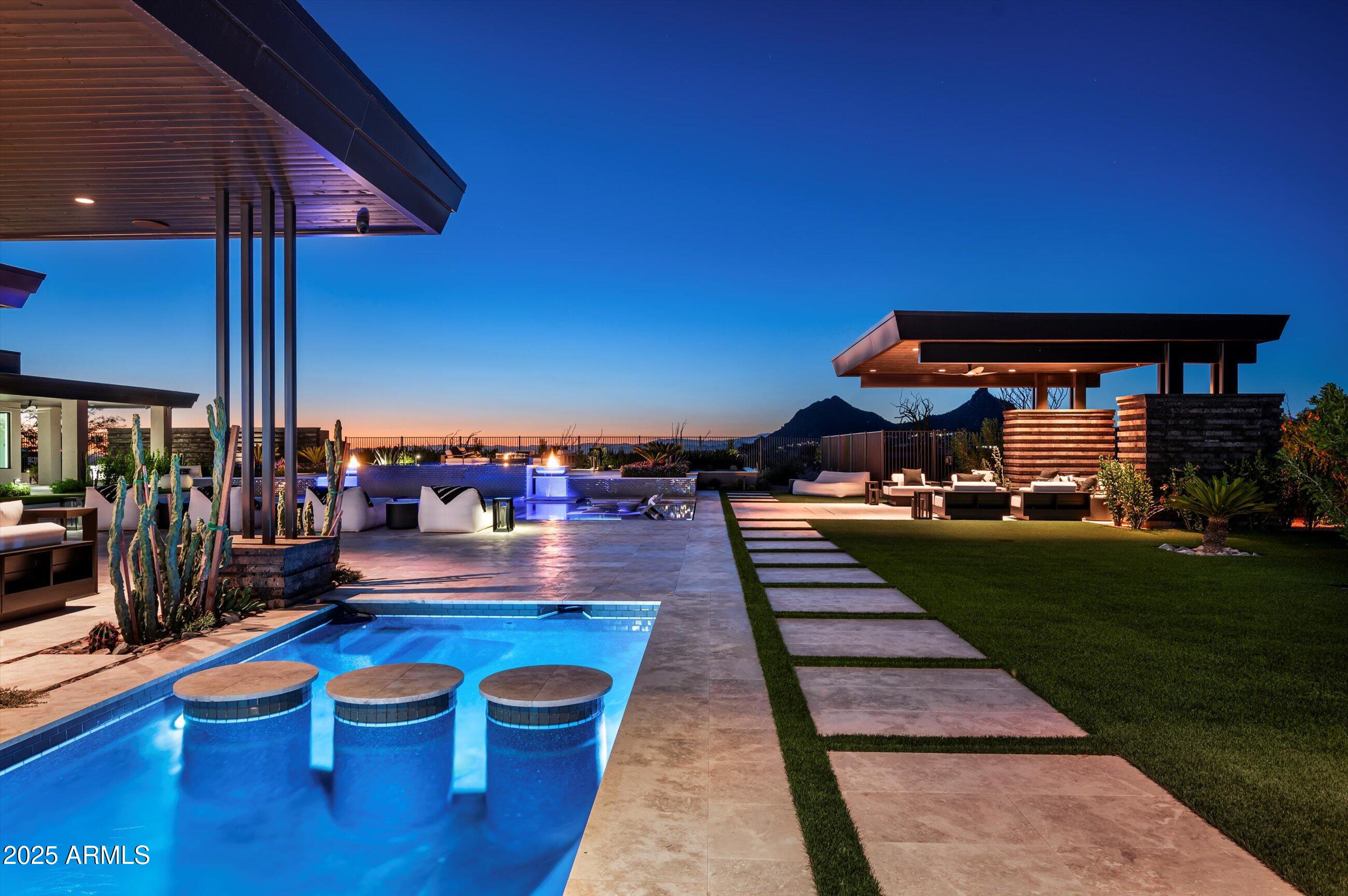 LEGEND CANYON - Residential