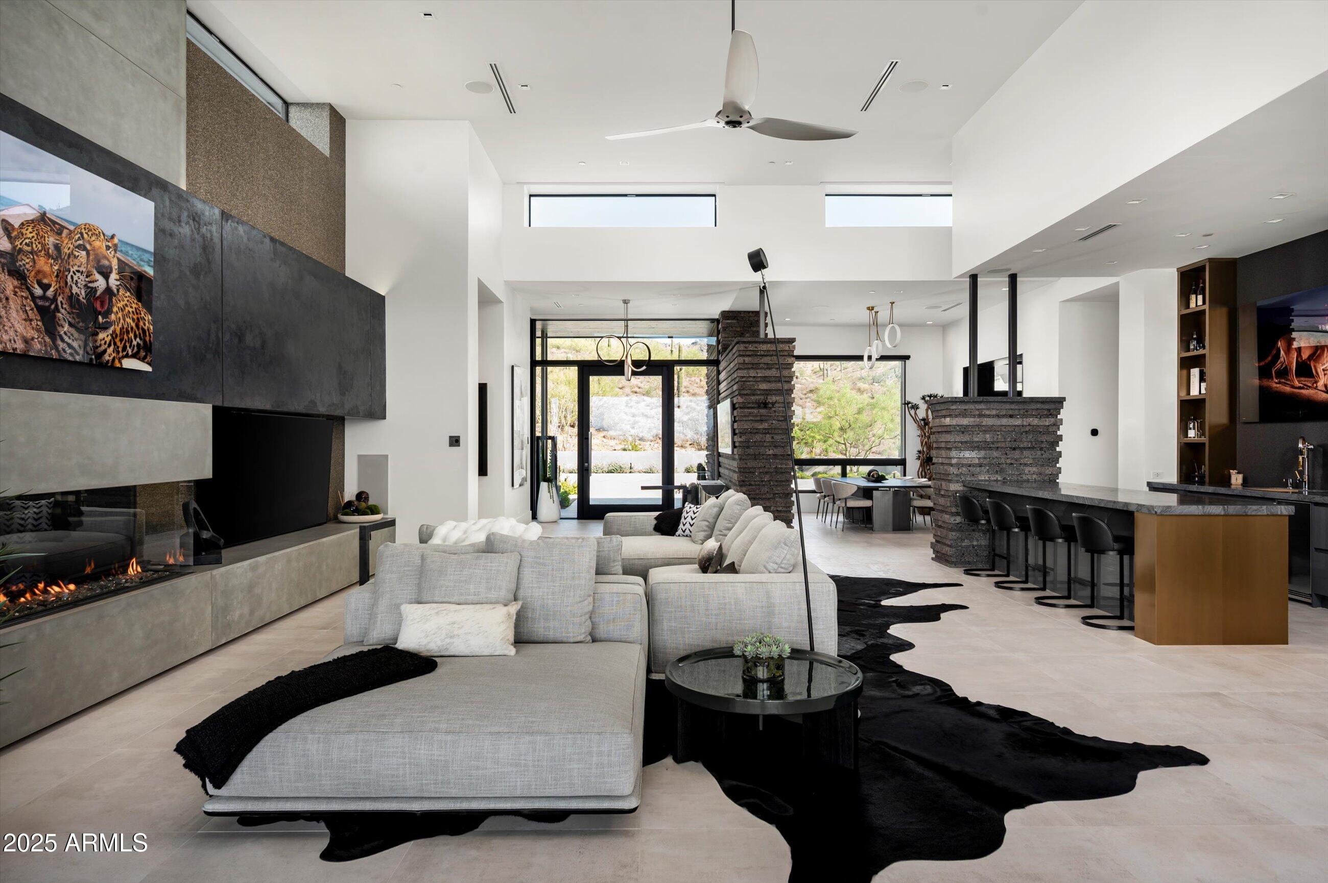 LEGEND CANYON - Residential