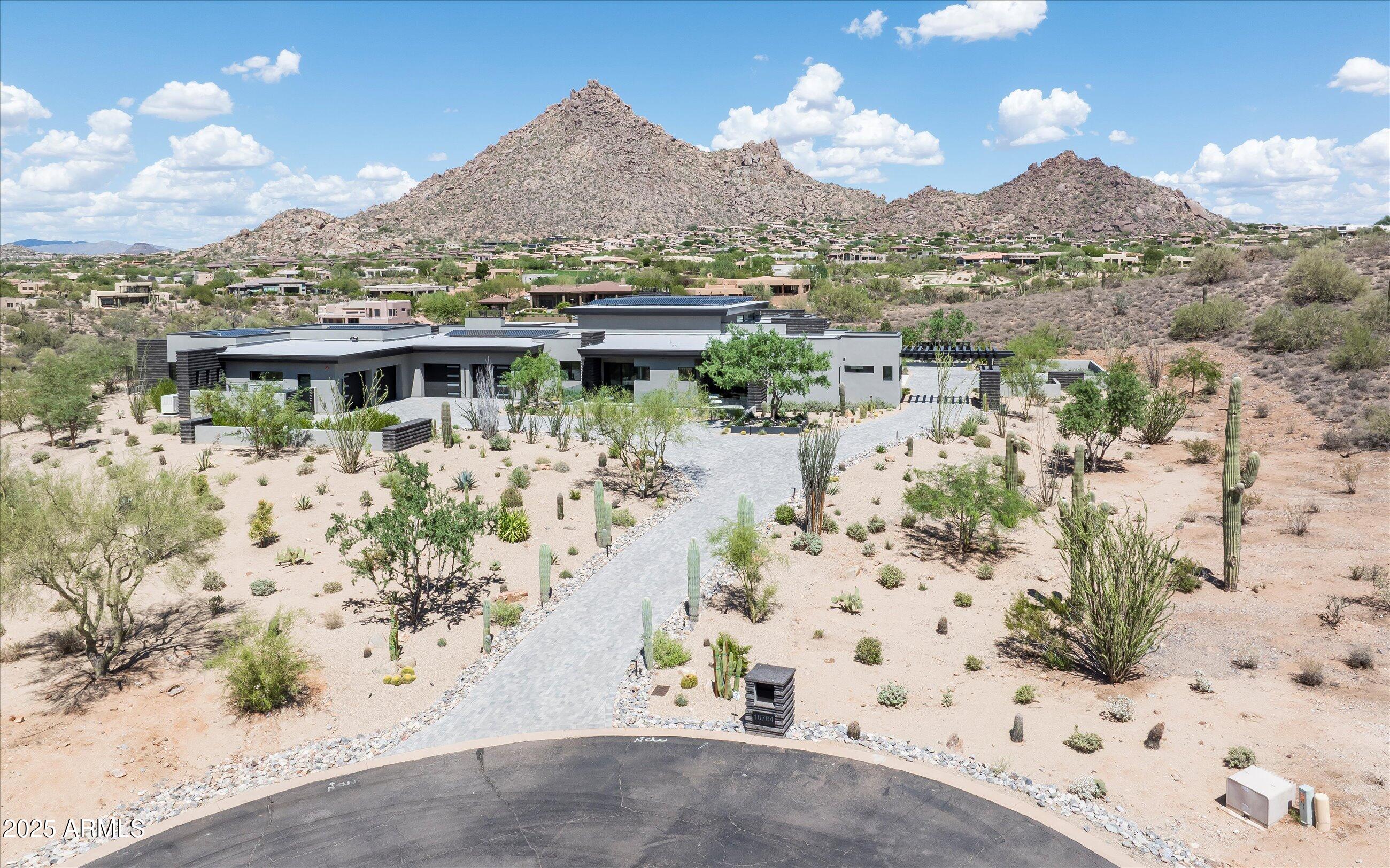 LEGEND CANYON - Residential