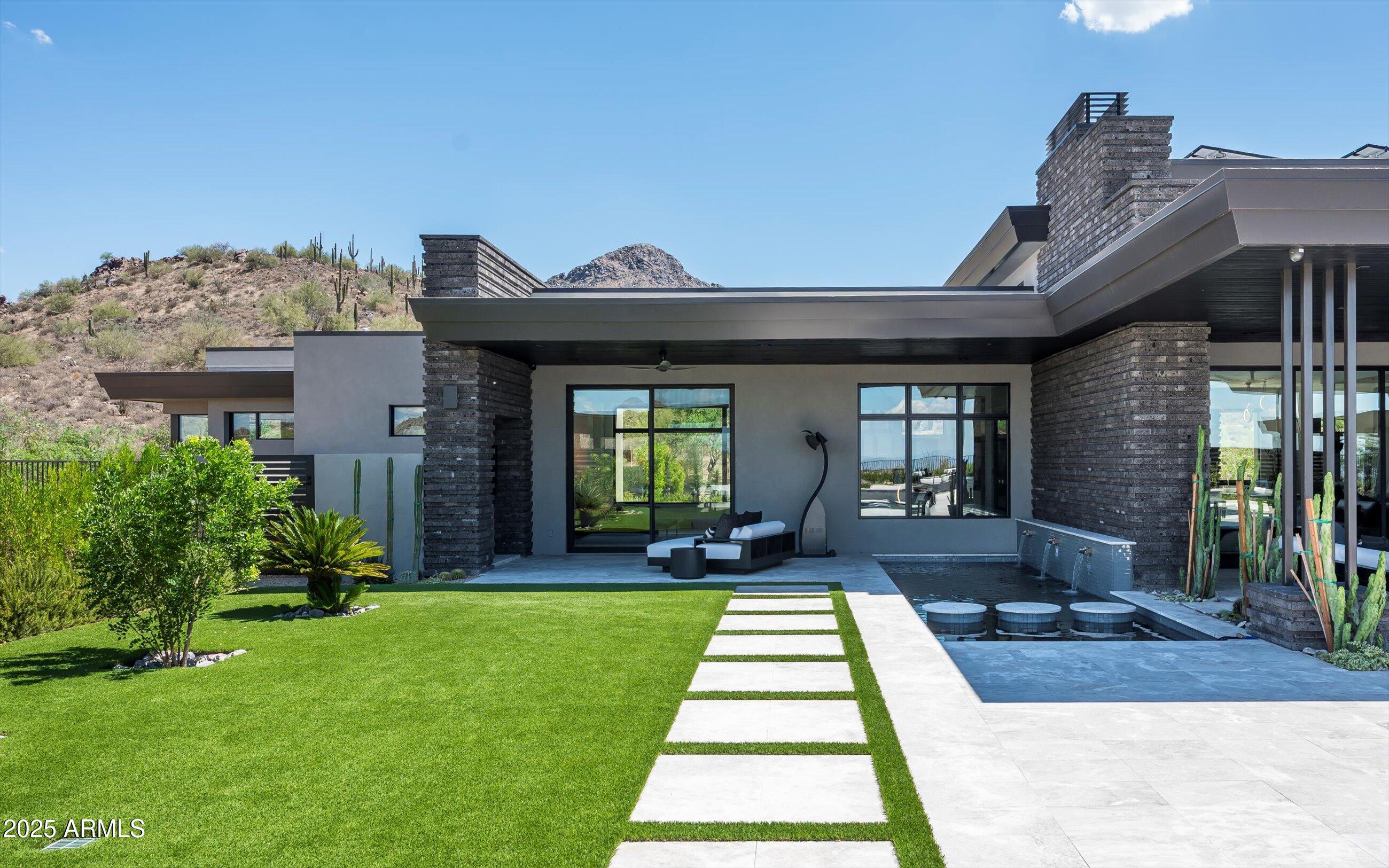 LEGEND CANYON - Residential