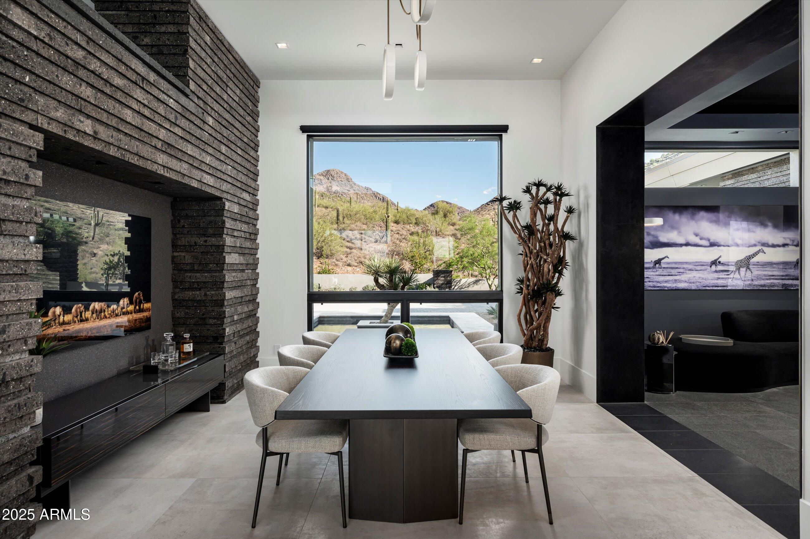 LEGEND CANYON - Residential