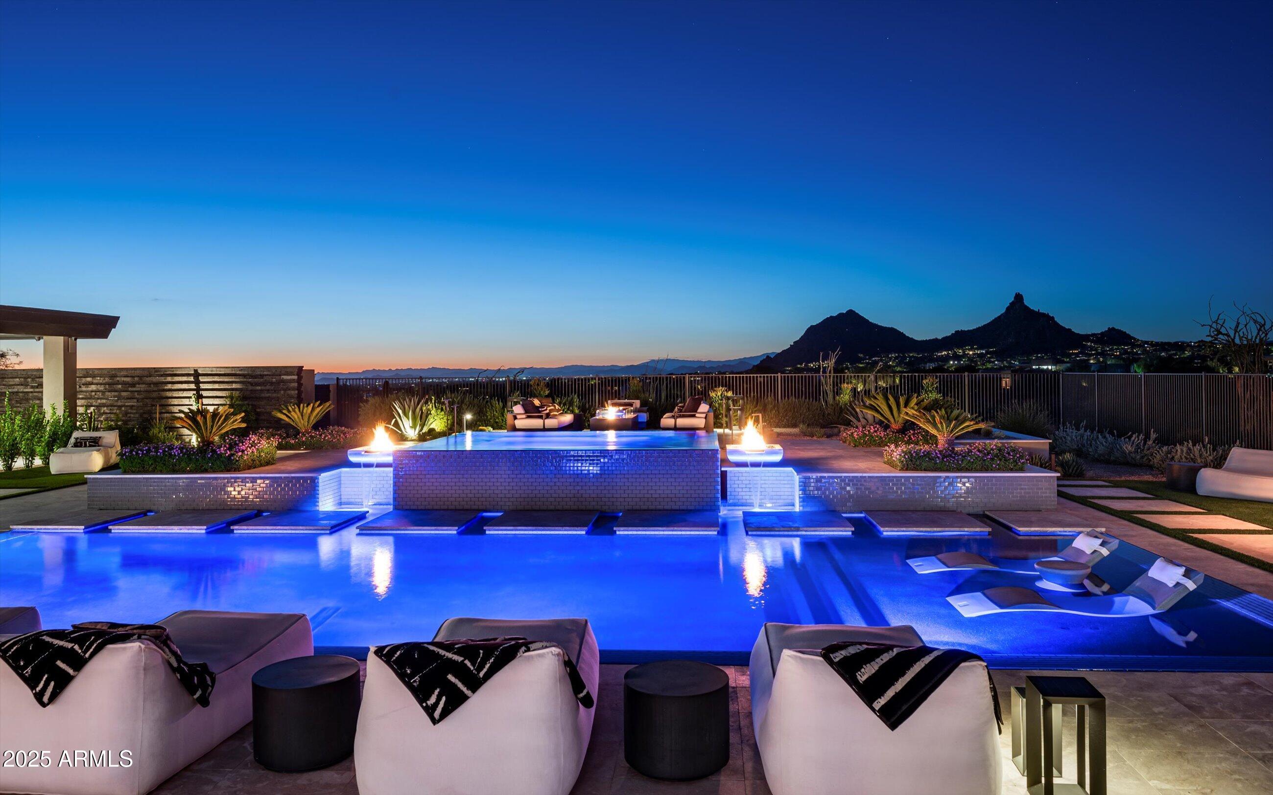 LEGEND CANYON - Residential