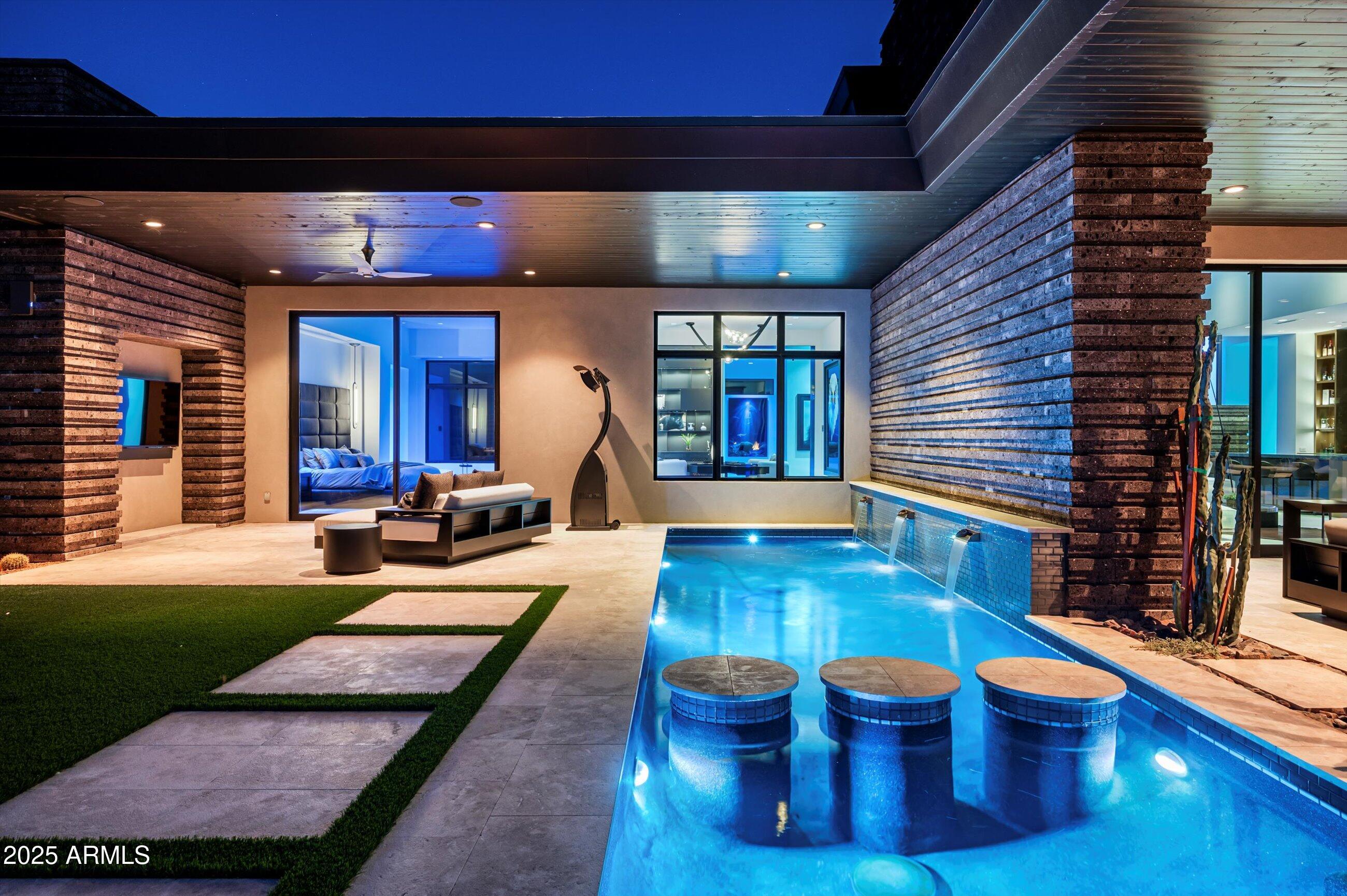 LEGEND CANYON - Residential