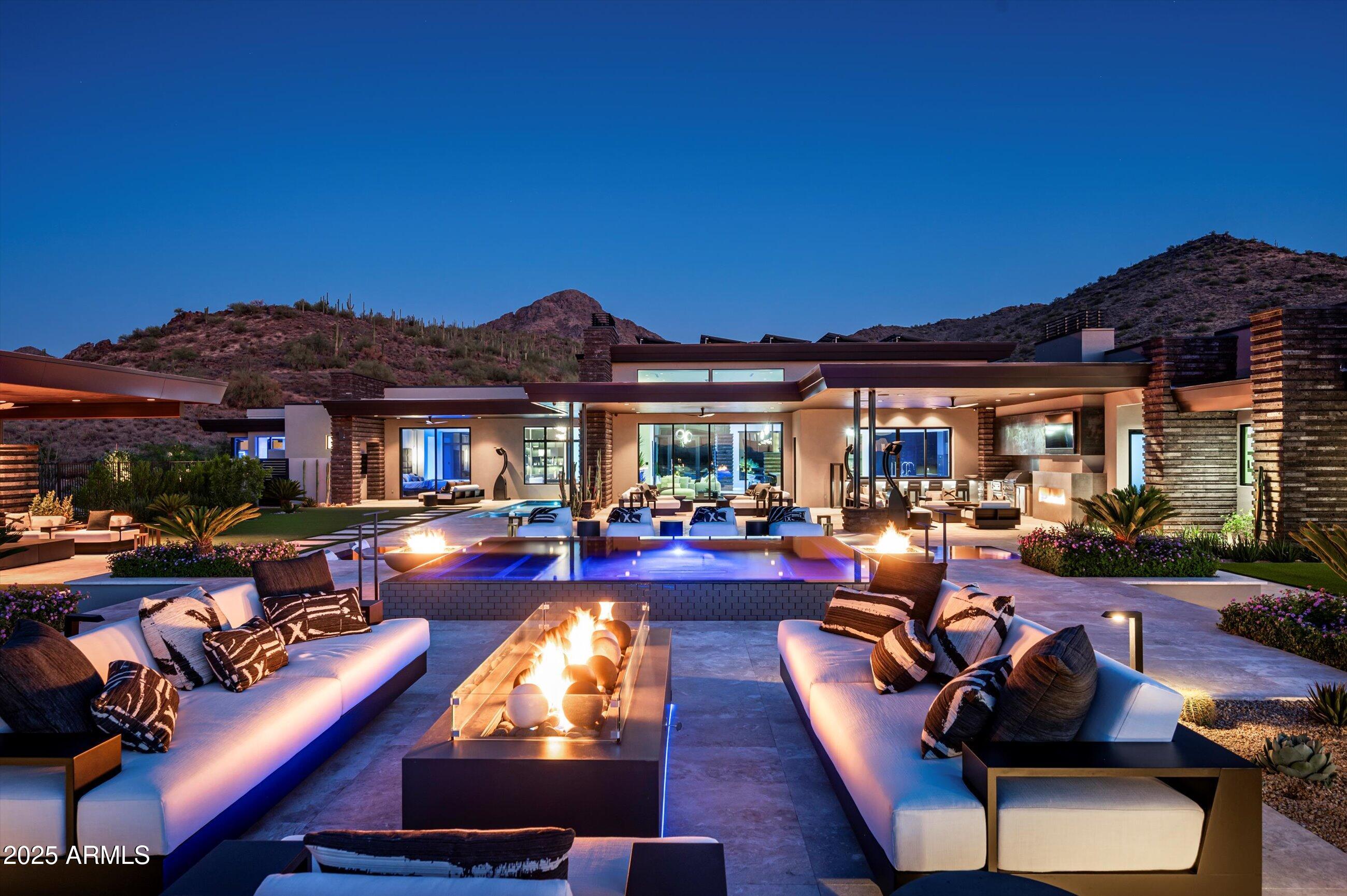 LEGEND CANYON - Residential