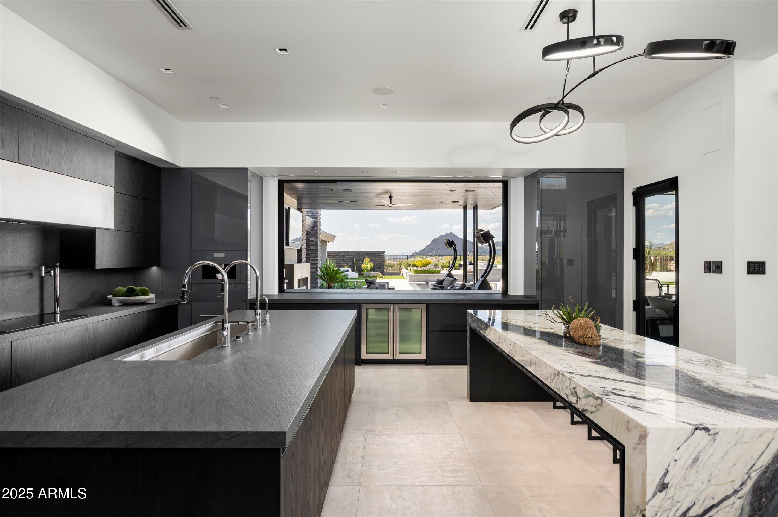 LEGEND CANYON - Residential