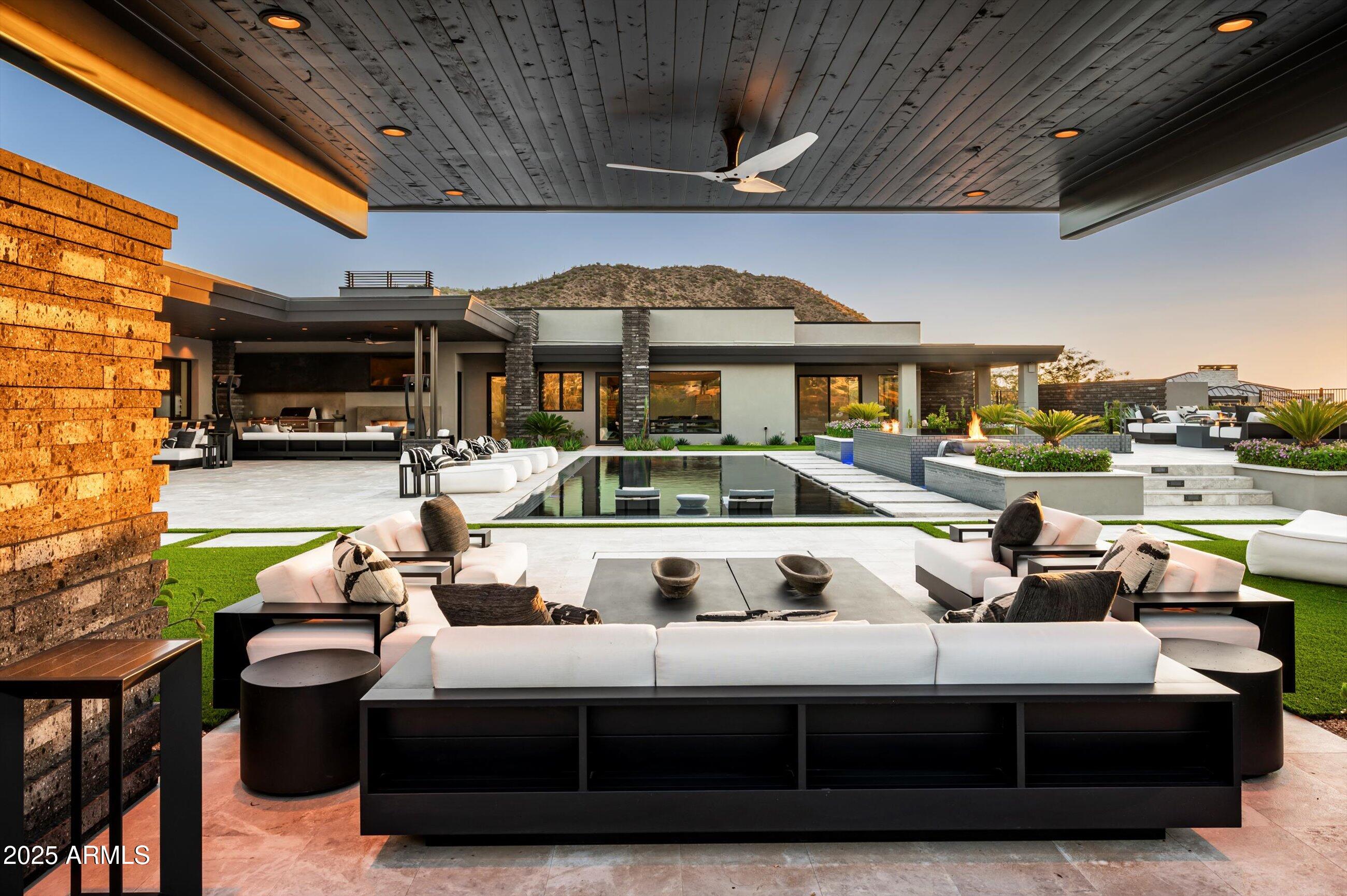LEGEND CANYON - Residential