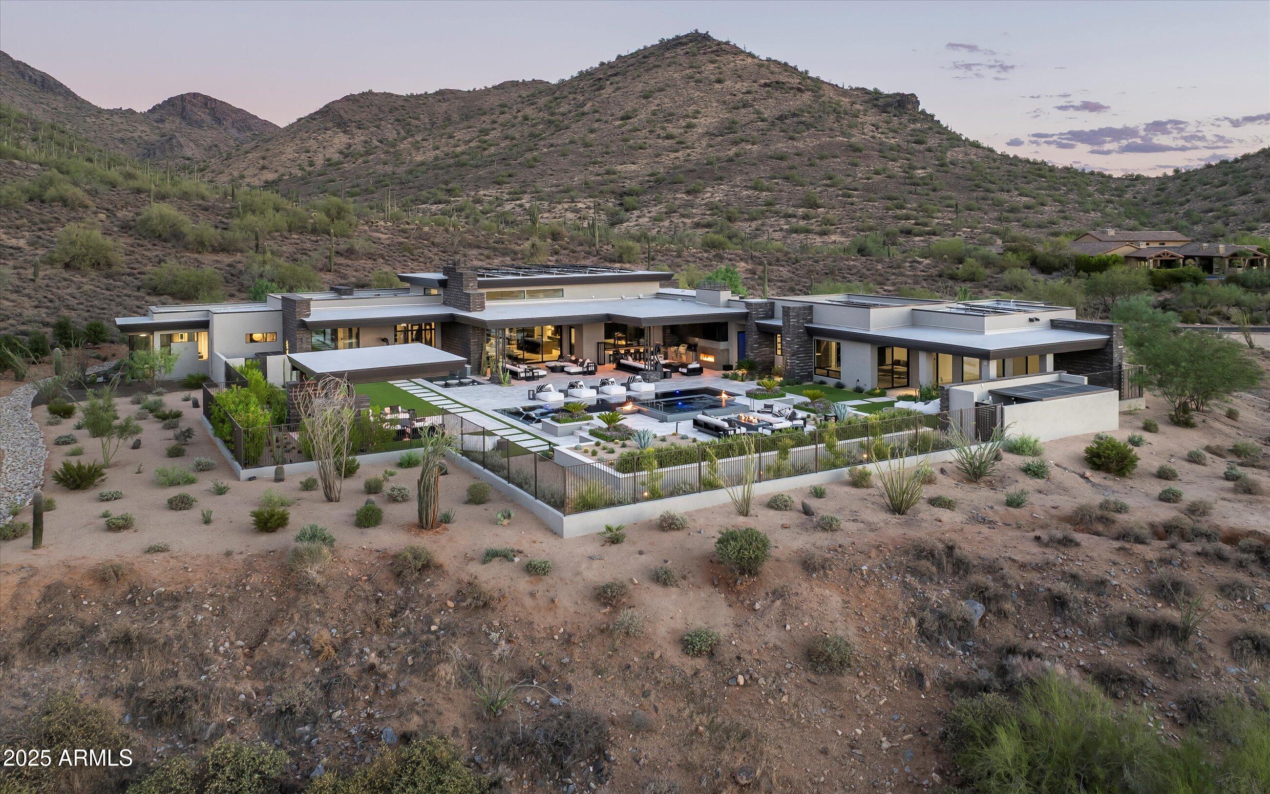 LEGEND CANYON - Residential