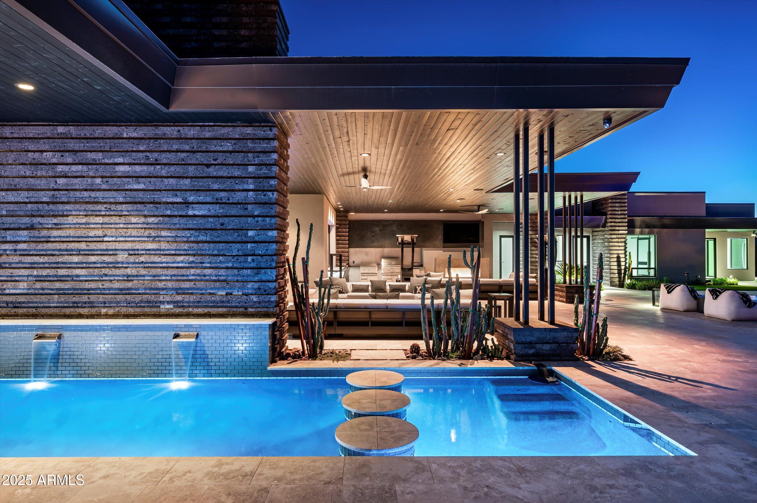 LEGEND CANYON - Residential