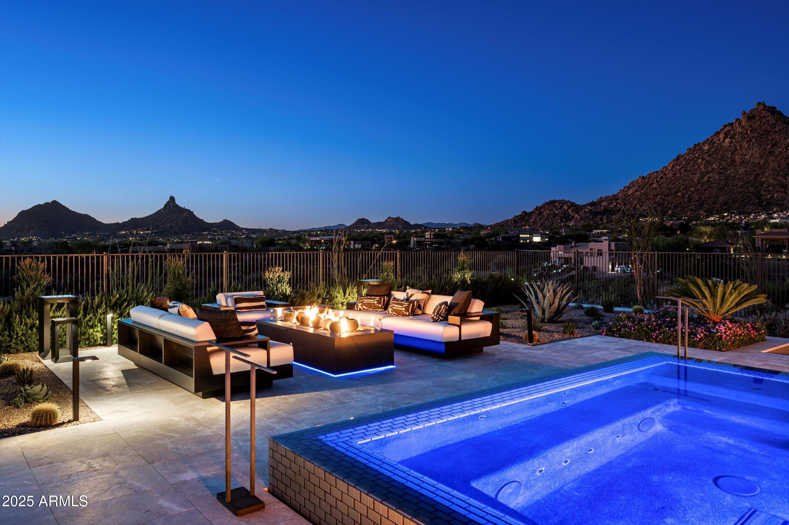 LEGEND CANYON - Residential