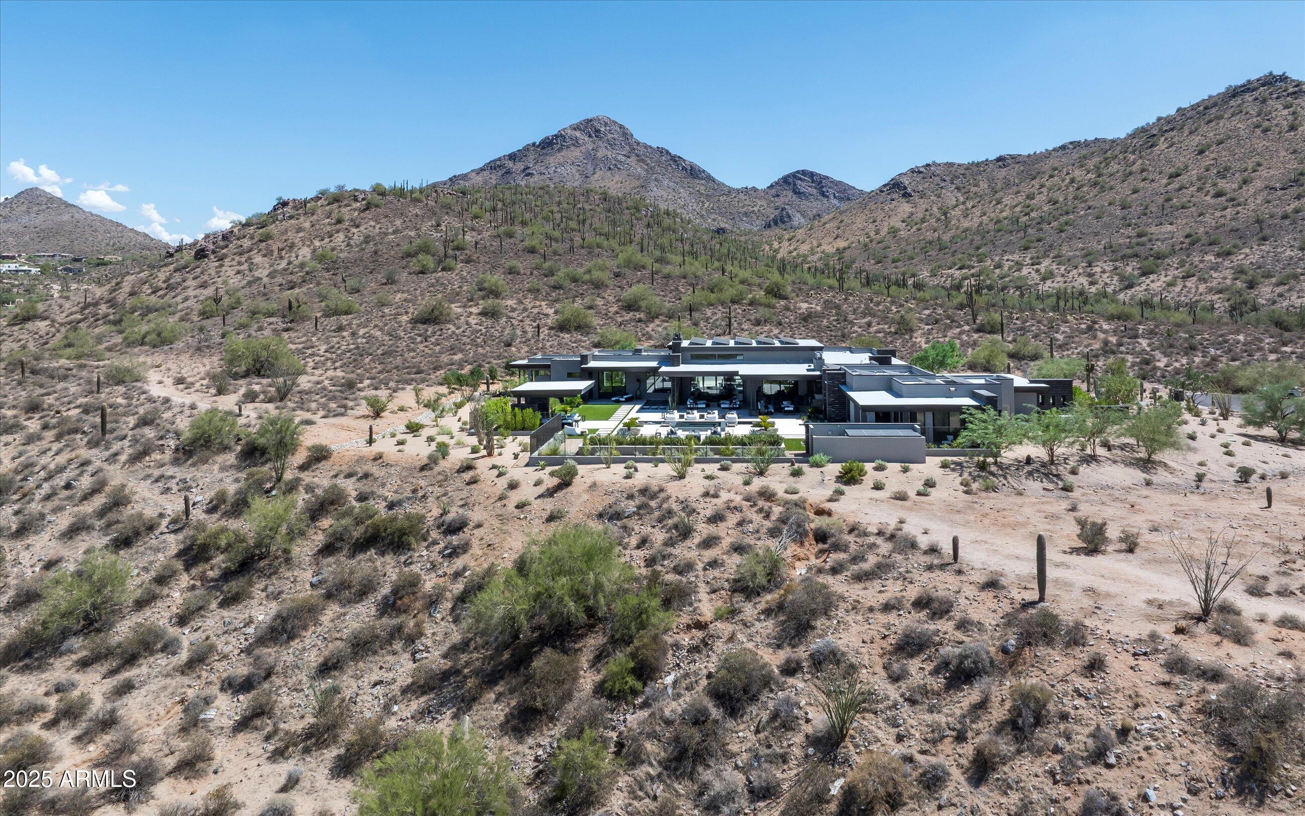 LEGEND CANYON - Residential