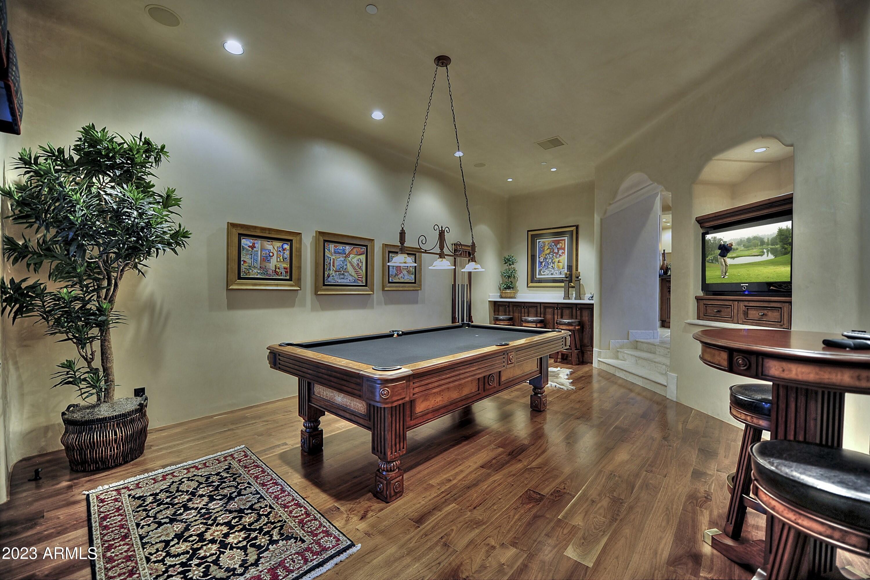 CUSTOM HOME - Residential