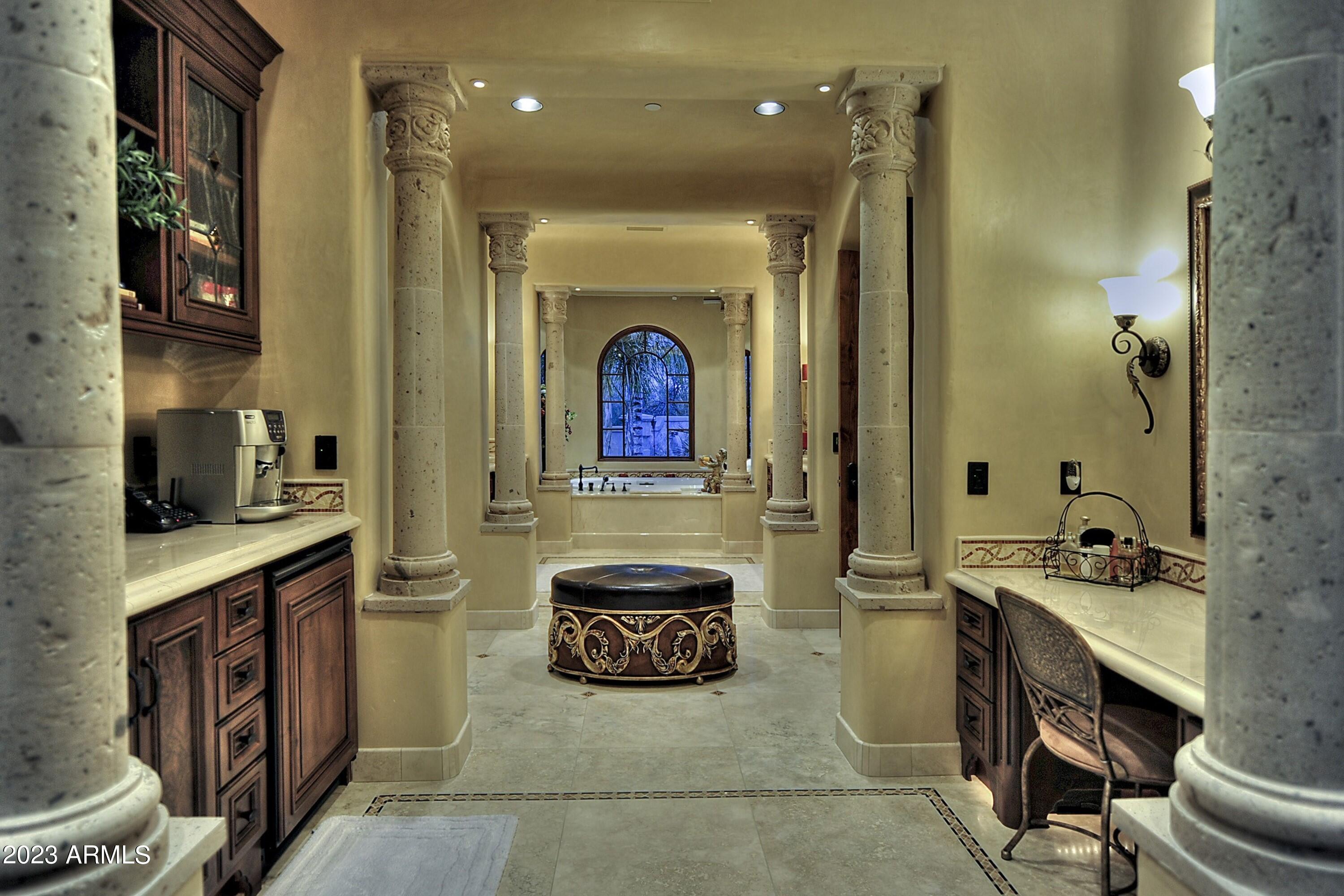 CUSTOM HOME - Residential