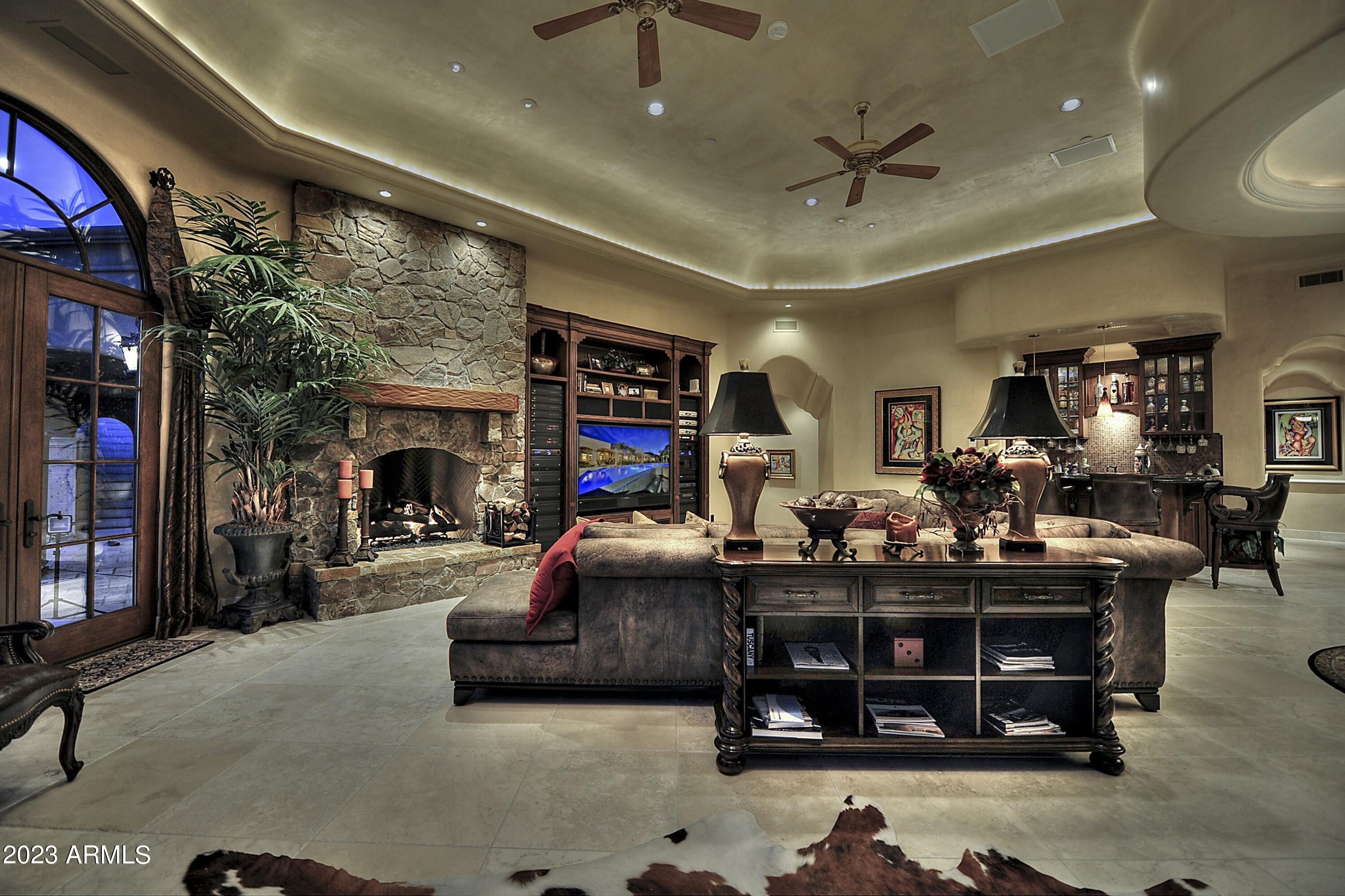 CUSTOM HOME - Residential