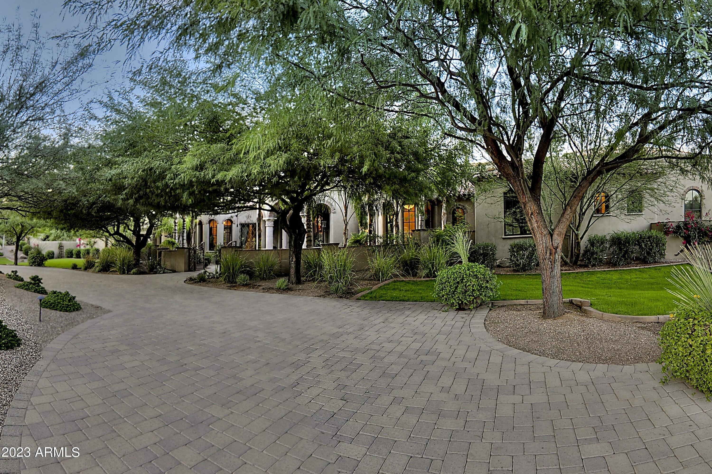 CUSTOM HOME - Residential