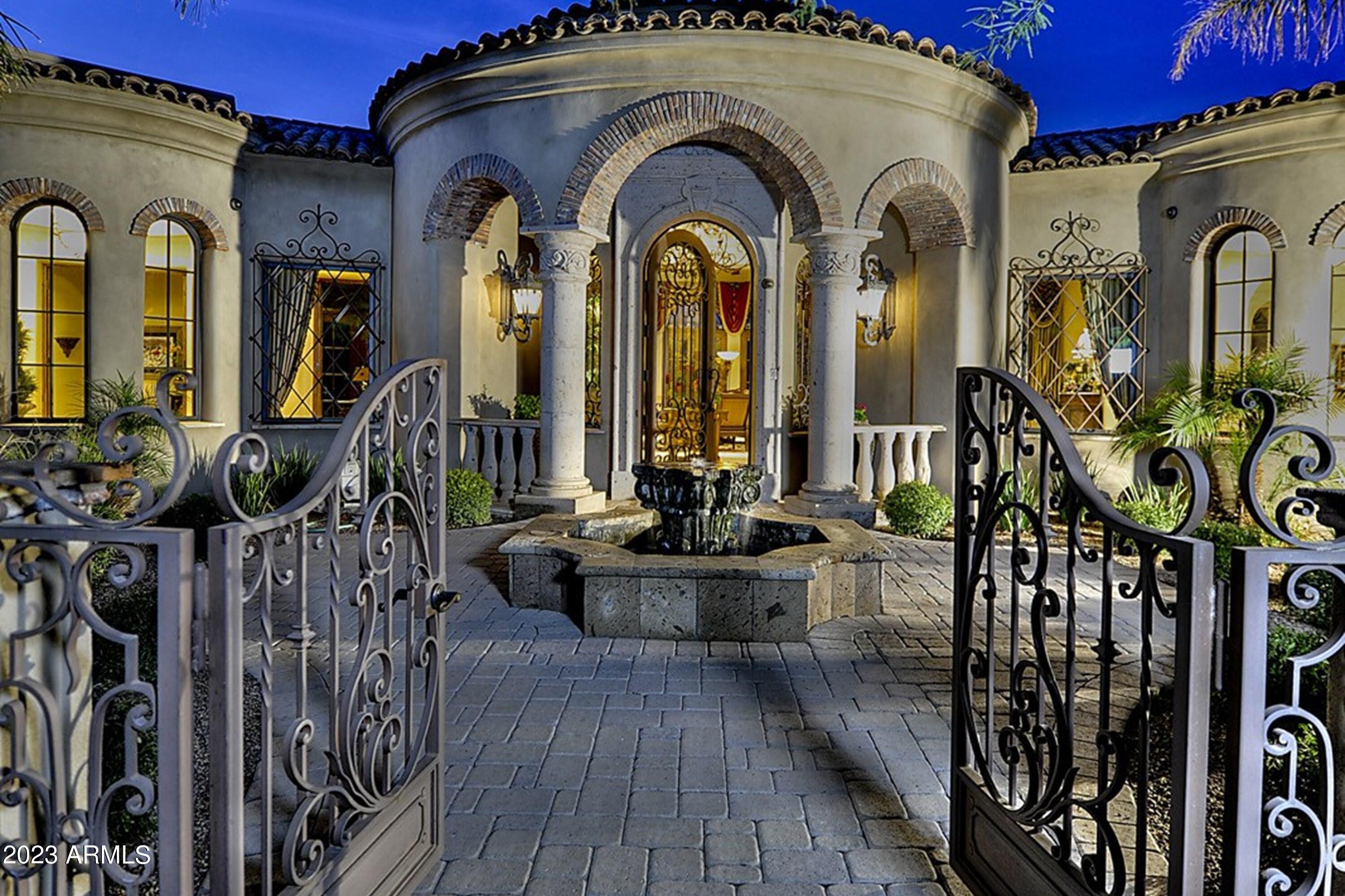 CUSTOM HOME - Residential
