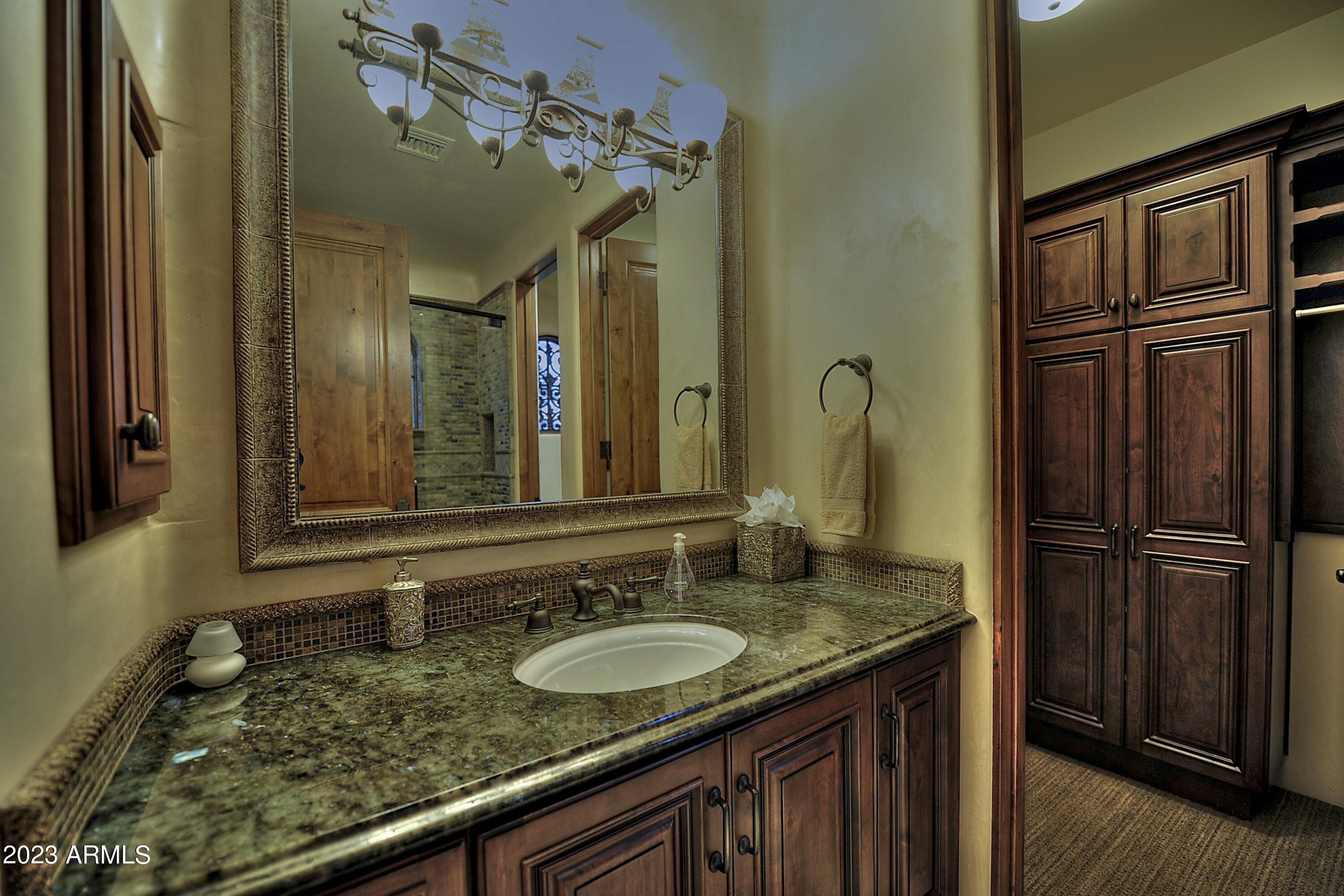 CUSTOM HOME - Residential