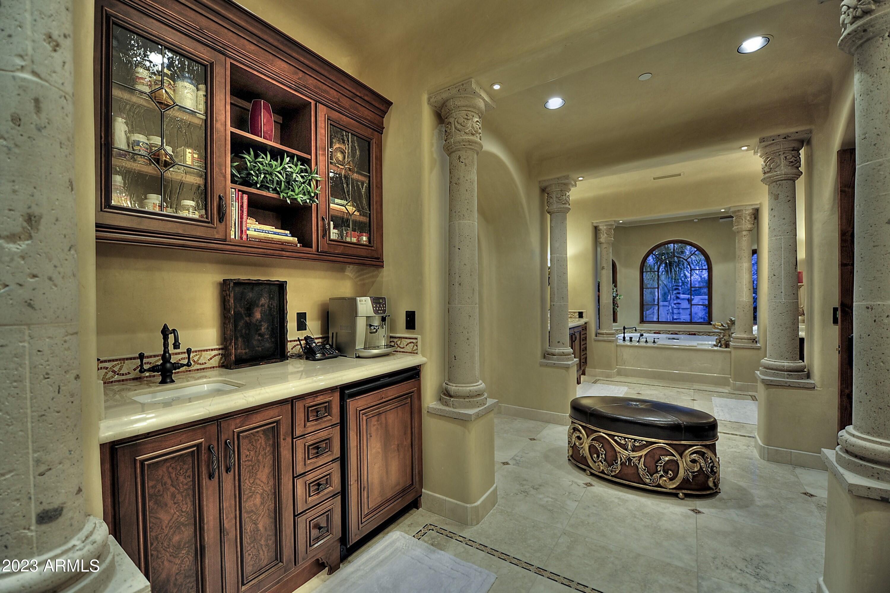 CUSTOM HOME - Residential