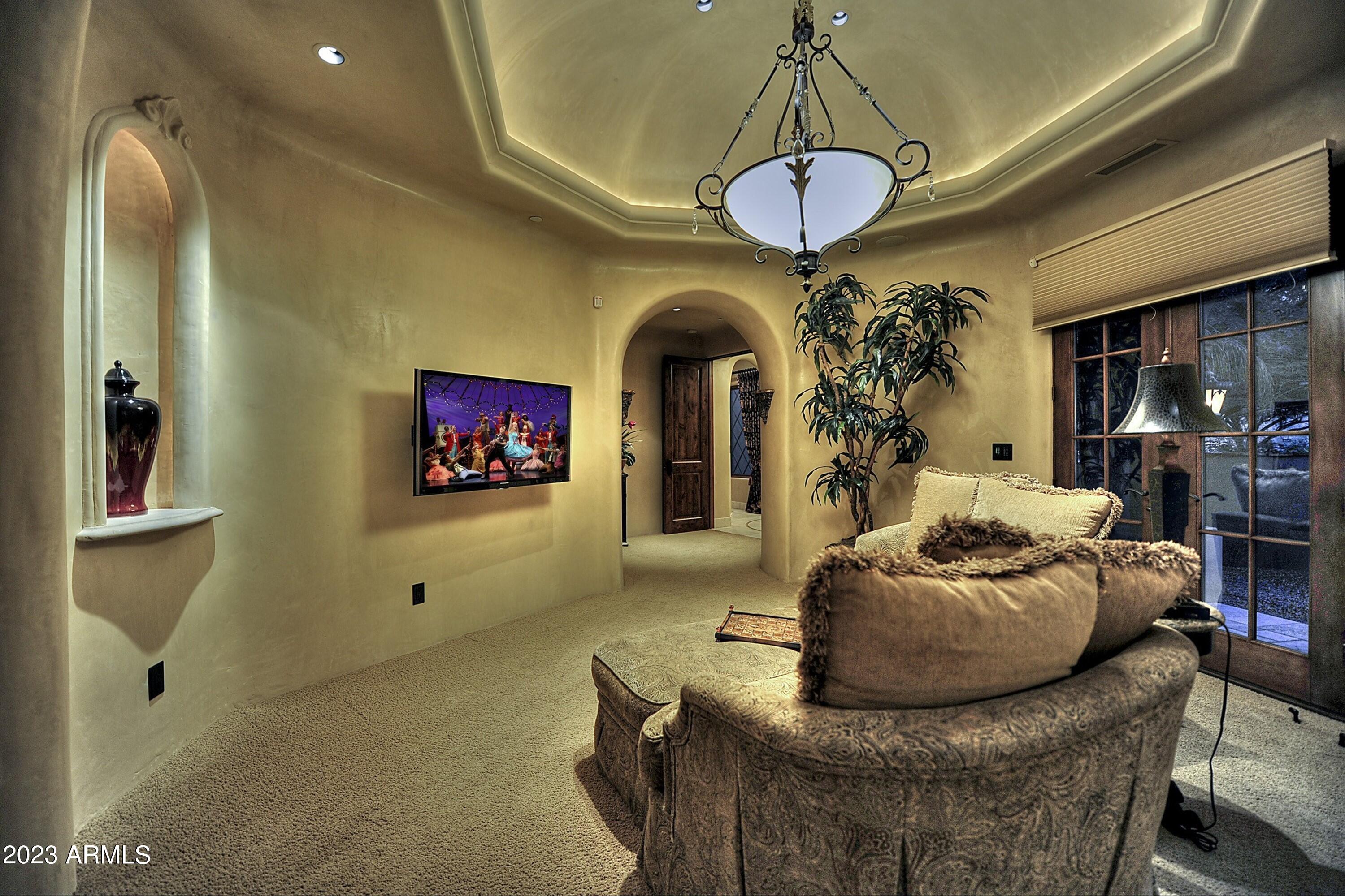 CUSTOM HOME - Residential