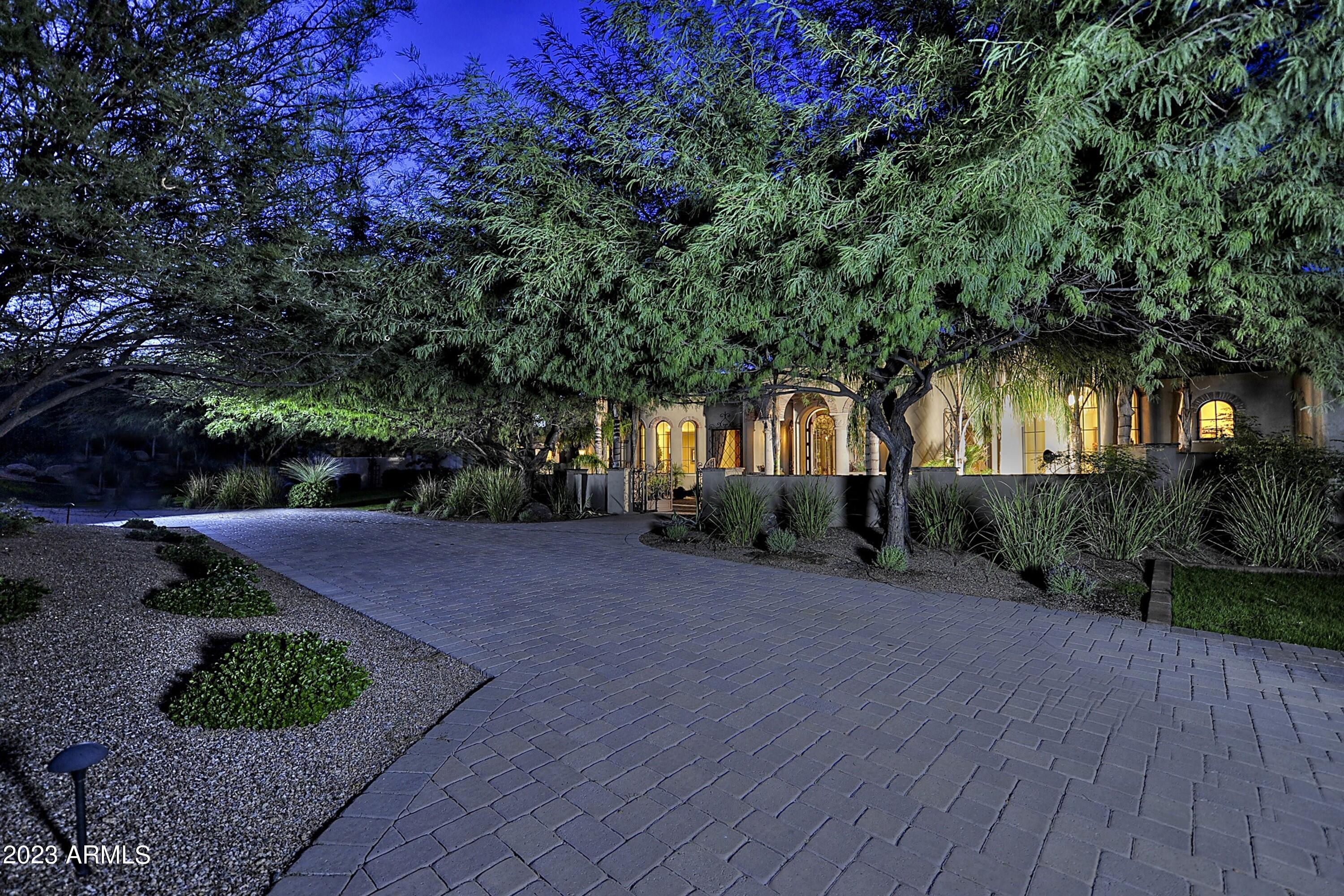 CUSTOM HOME - Residential